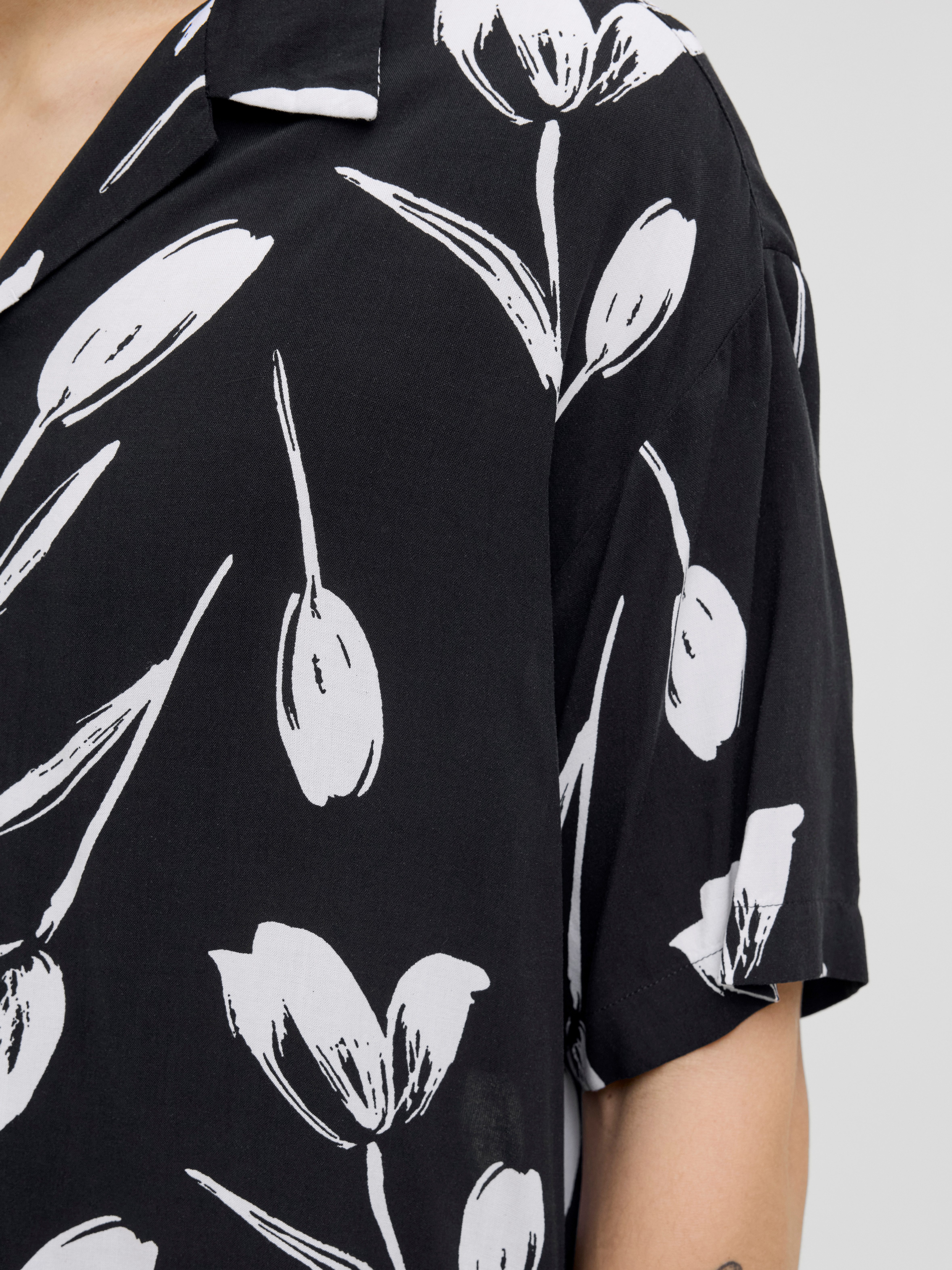 Jack & Jones Overhemd met korte mouwen JJEJEFF CHARGE RESORT SHIRT SS SN