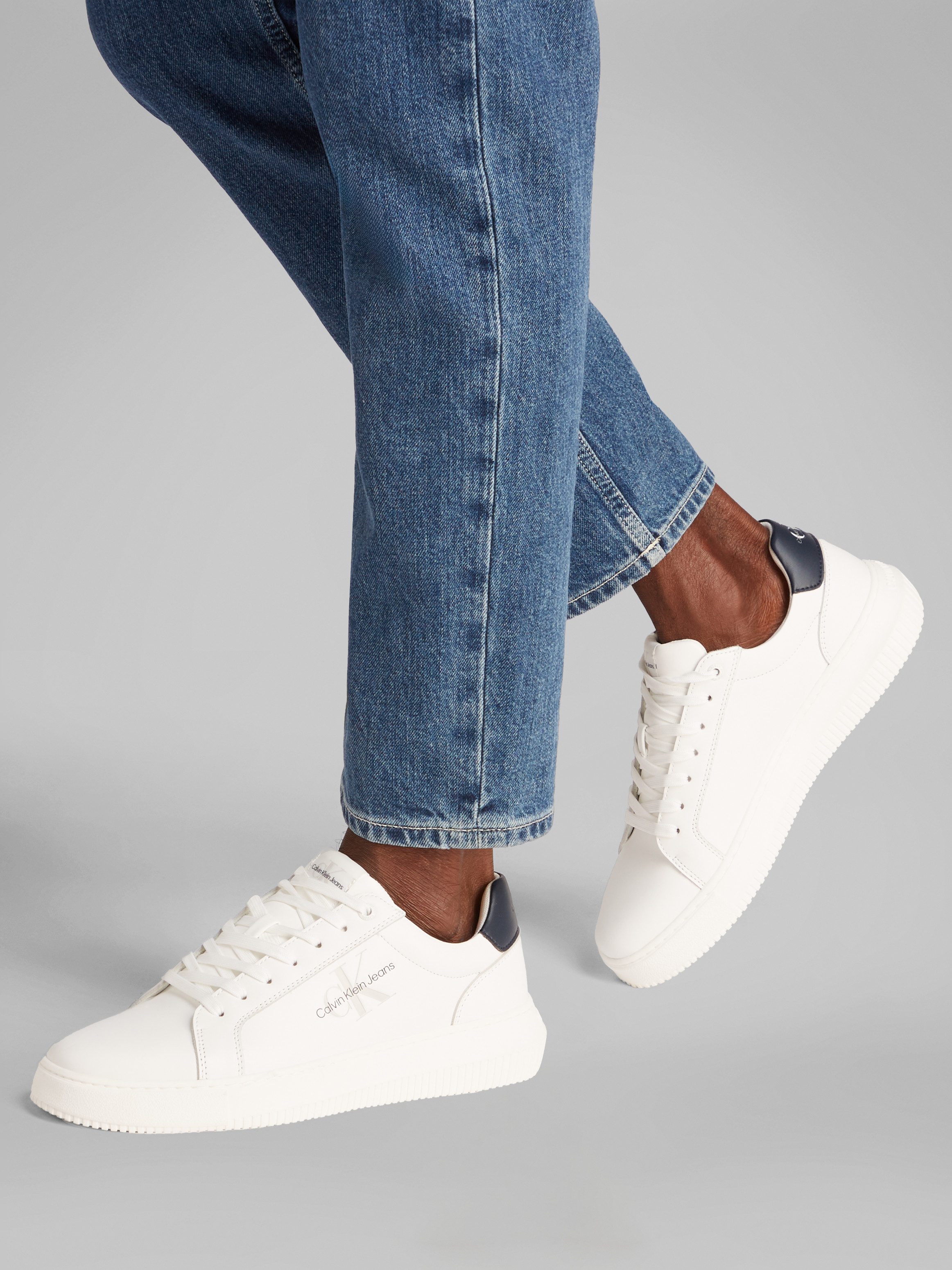 Calvin Klein Plateausneakers SEAMUS 20L vrijetijdsschoen, lage schoen, veterschoen met contrast bies