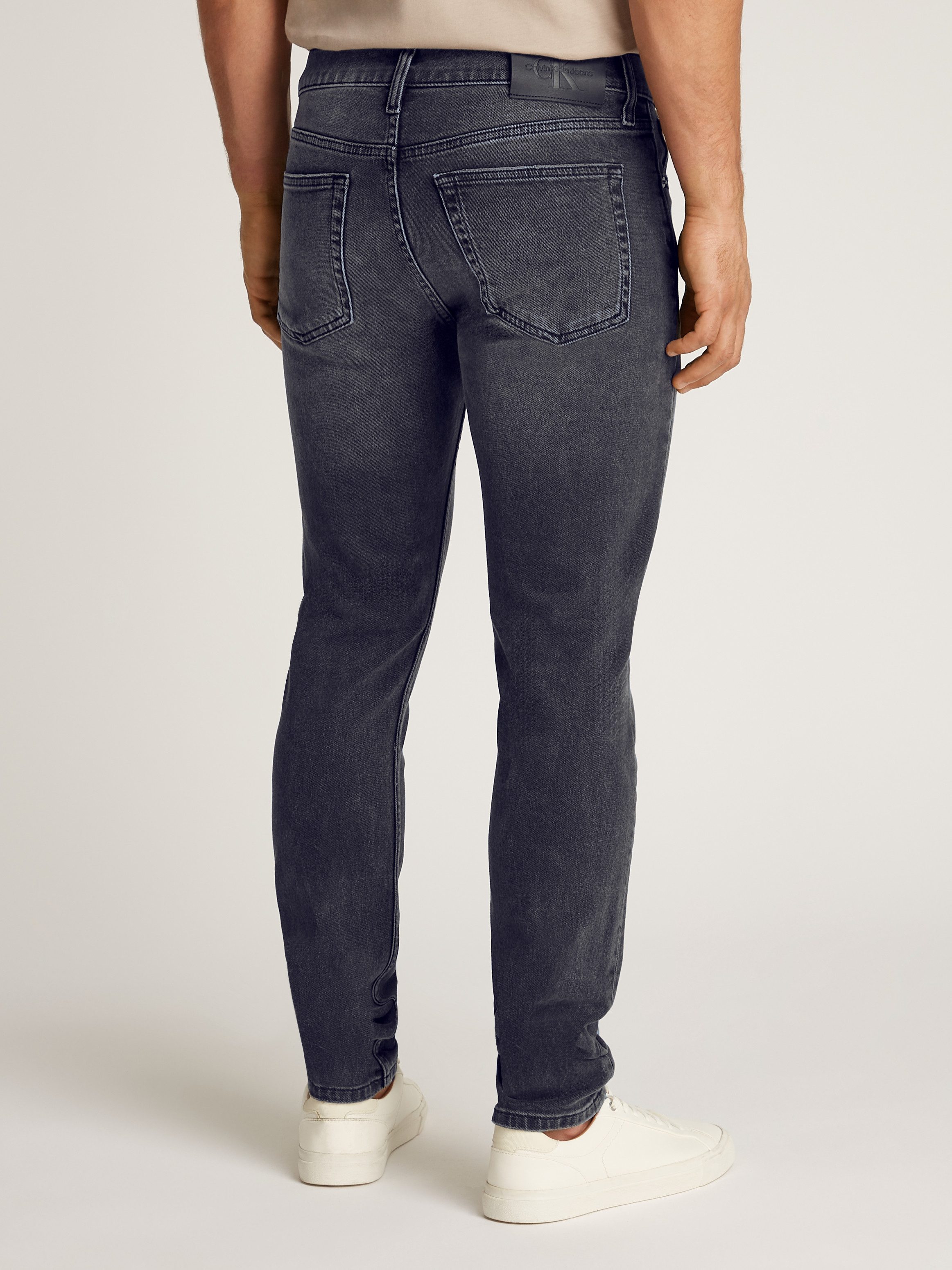 Calvin Klein Slim fit jeans SLIM TAPER Muntzakje logo borduursel