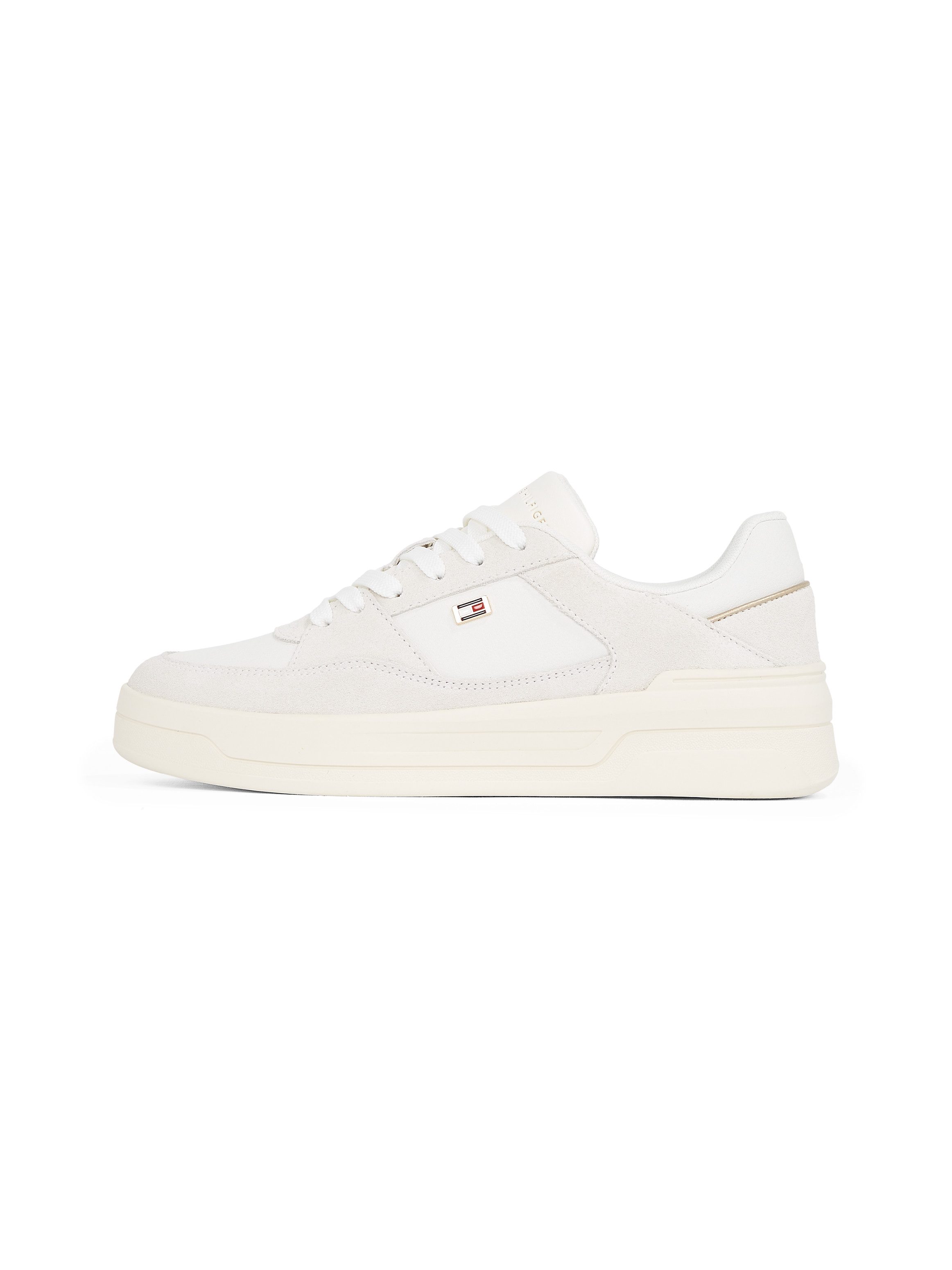 Tommy Hilfiger Plateausneakers ESSENTIAL BASKET SNEAKER , vrijetijdsschoen, lage schoen, veterschoen met logo-embleem