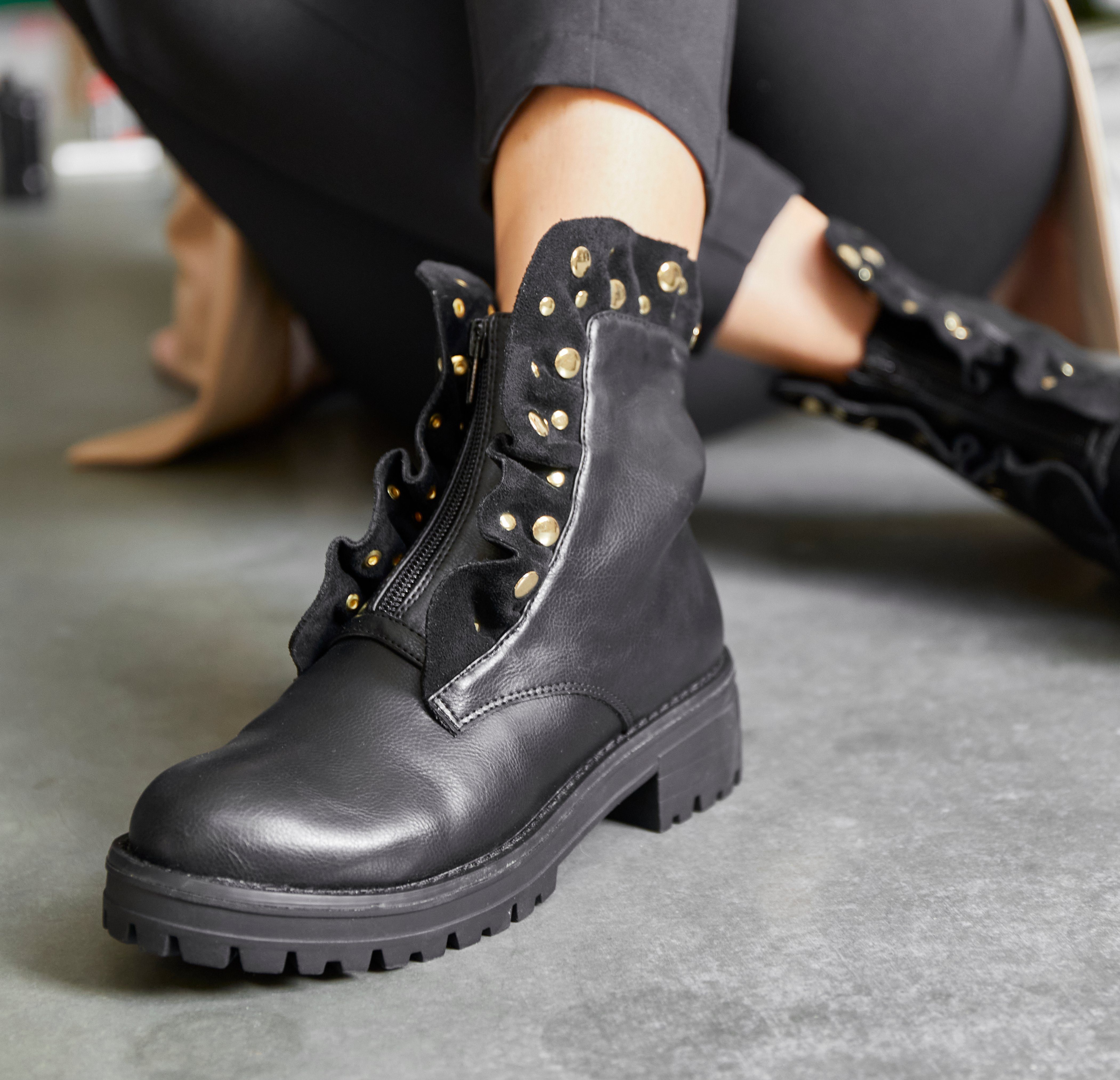 Lascana Laarzen met ritssluiting met glinsterende steentjes en kleine ruches, laarsjes, ankle boots