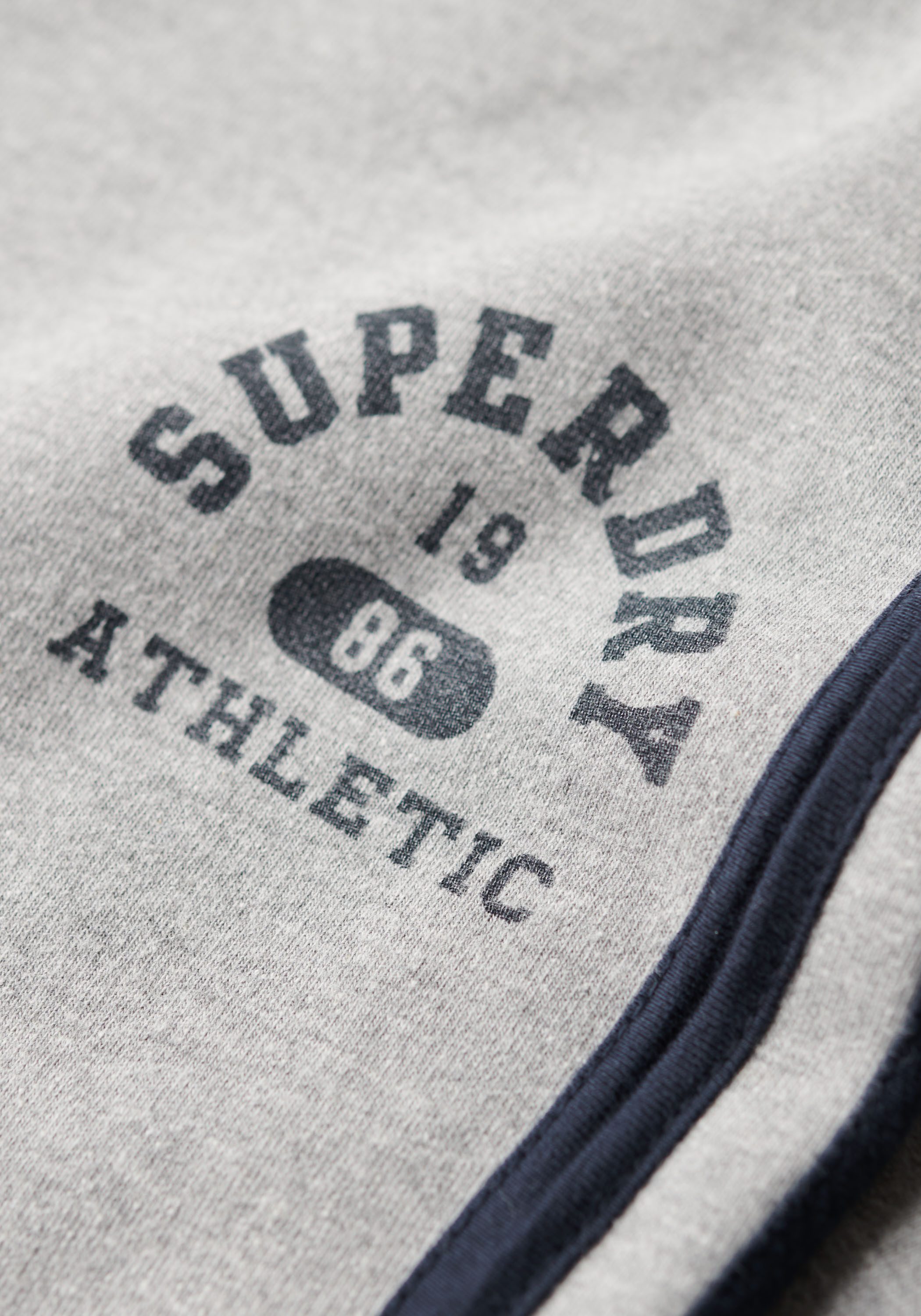 Superdry Sweatbroek ATHLETIC STRIPE FLARE JOGGER Joggingbroek met strepen en flare