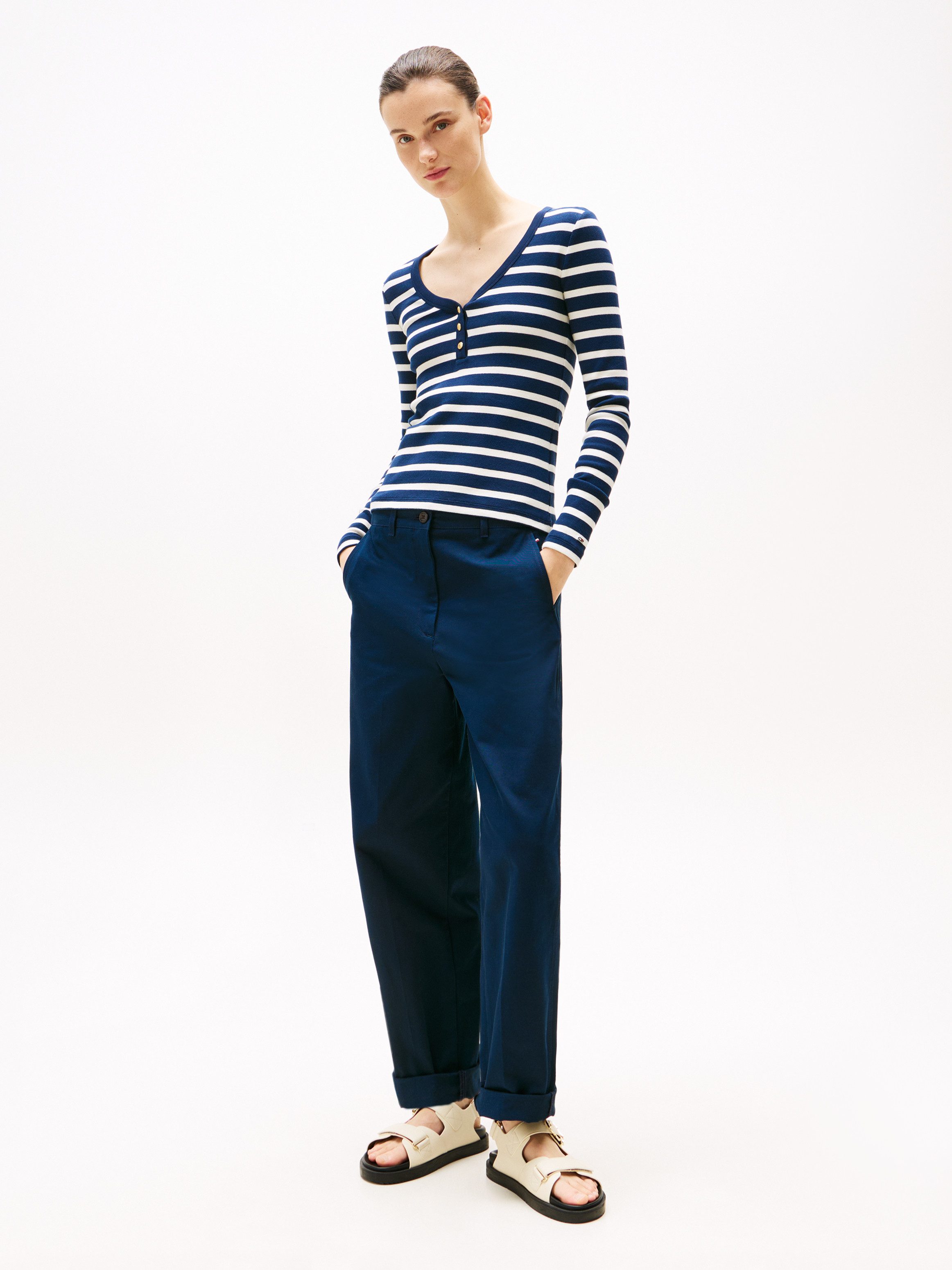 Tommy Hilfiger Shirt met lange mouwen SLIM HENLEY GB SCOOP-NK LS met ribstructuur, met metalen label