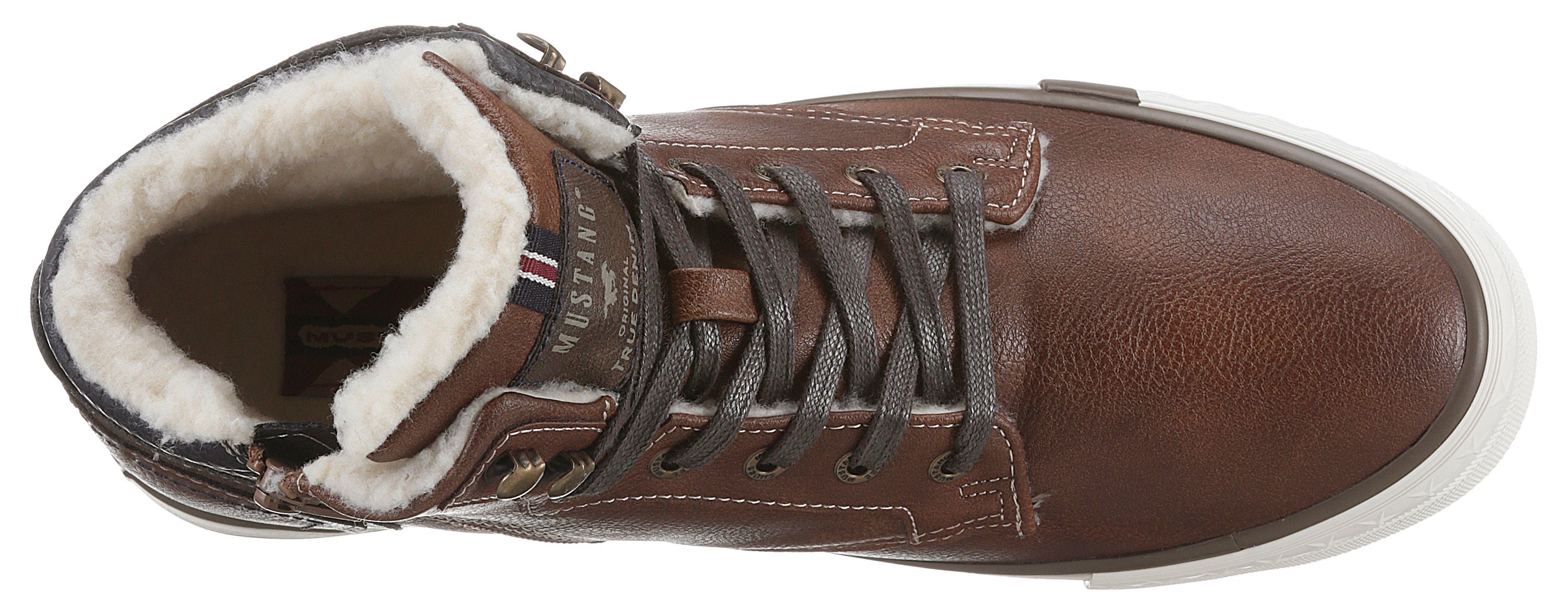 Mustang Shoes Sneakers met doelmatige rits aan de binnenkant