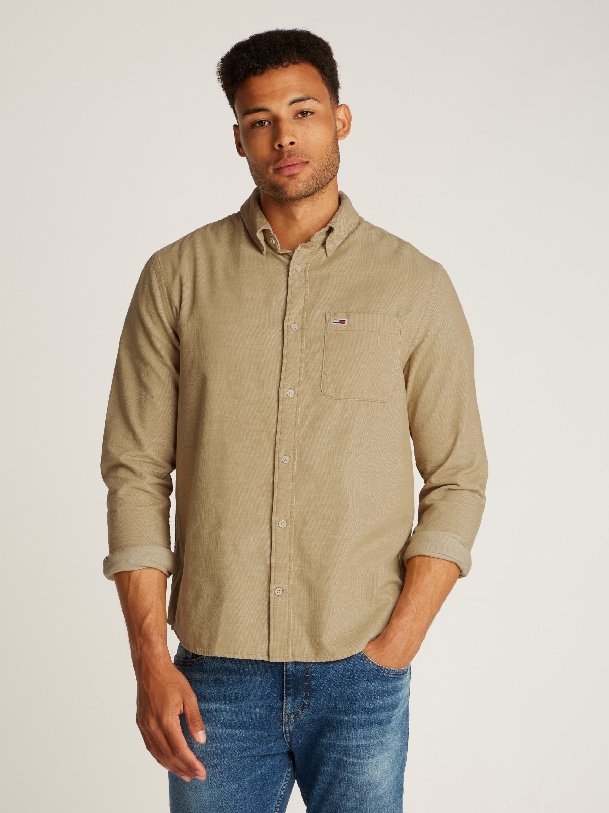 TOMMY JEANS Overhemdjasje TJM ENTRY CORD SHIRT EXT met borstzak en logoborduring