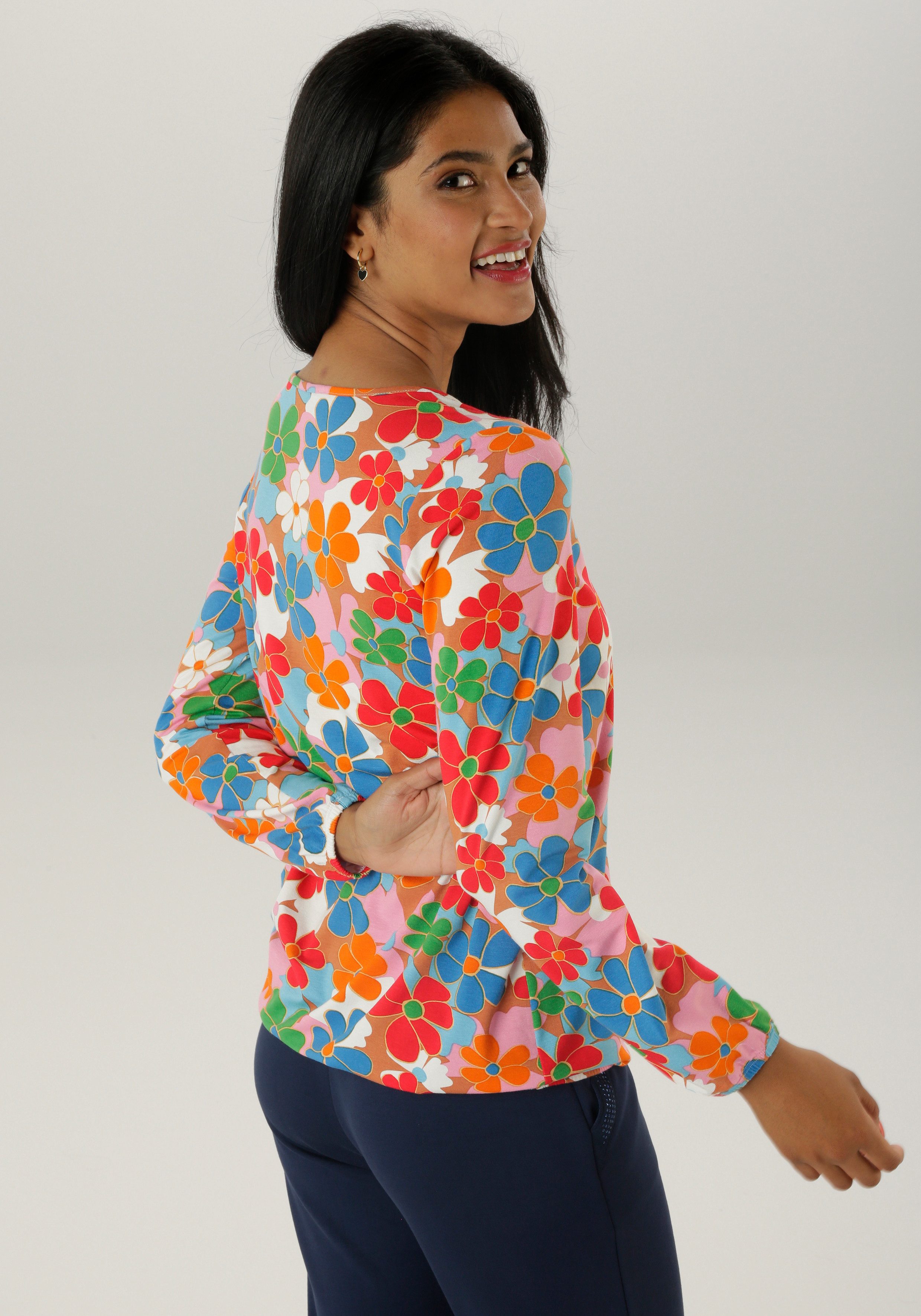 Aniston SELECTED Shirt met lange mouwen met cut-out en kleurrijke bloemenprint - nieuwe collectie