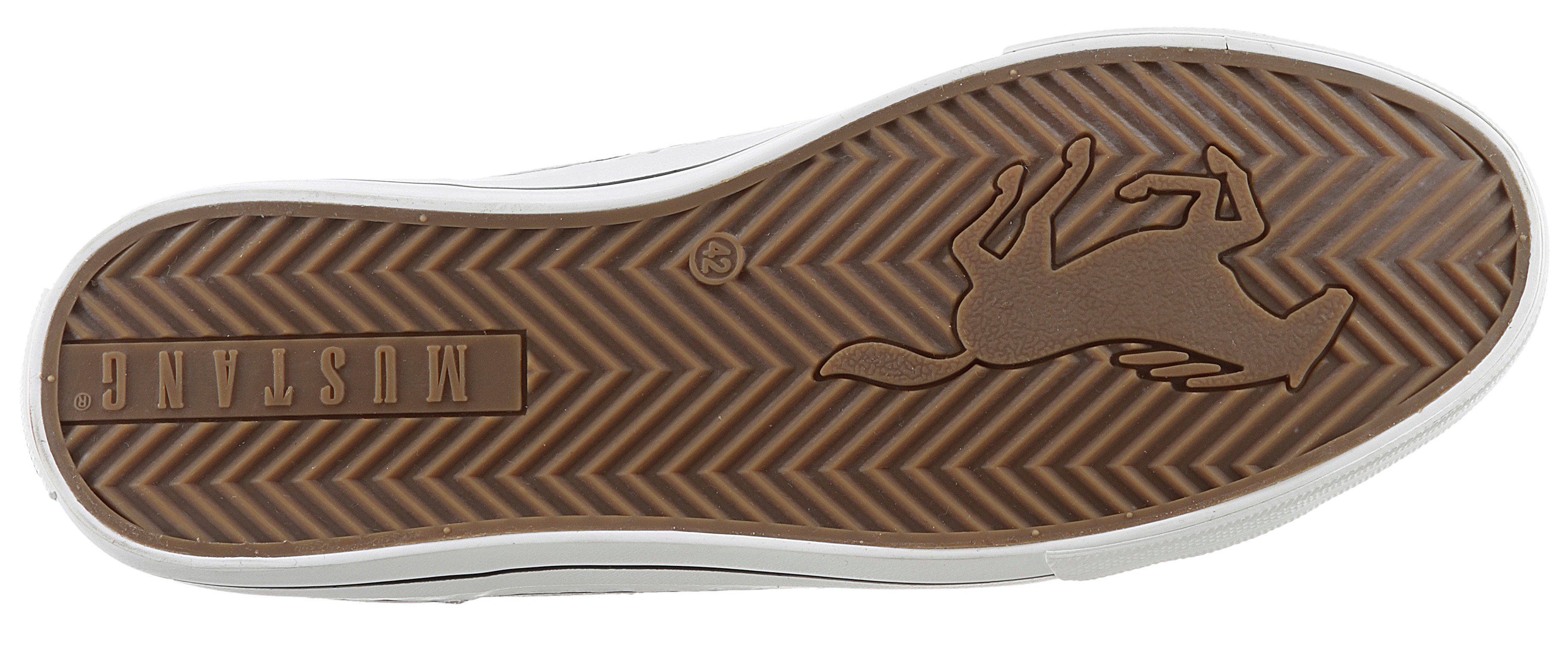 Mustang Shoes Sneakers , vrijetijdsschoen, lage schoen, veterschoen met zijlijke perforatie