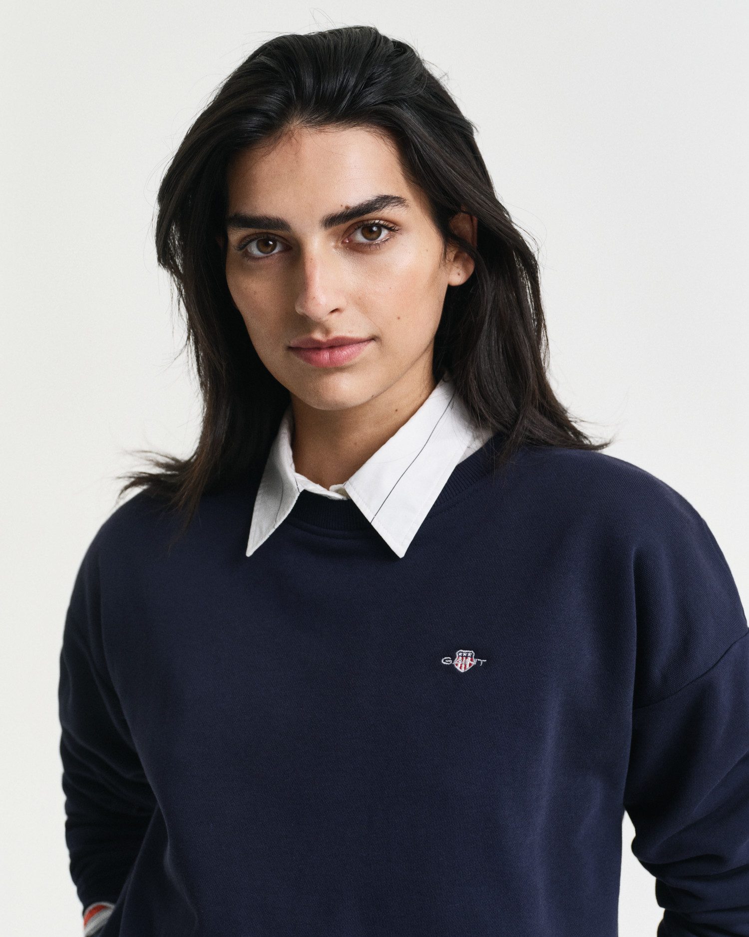 Gant Sweatshirt SHIELD C-NECK SWEAT Grafische GANT-borduursel op de borst