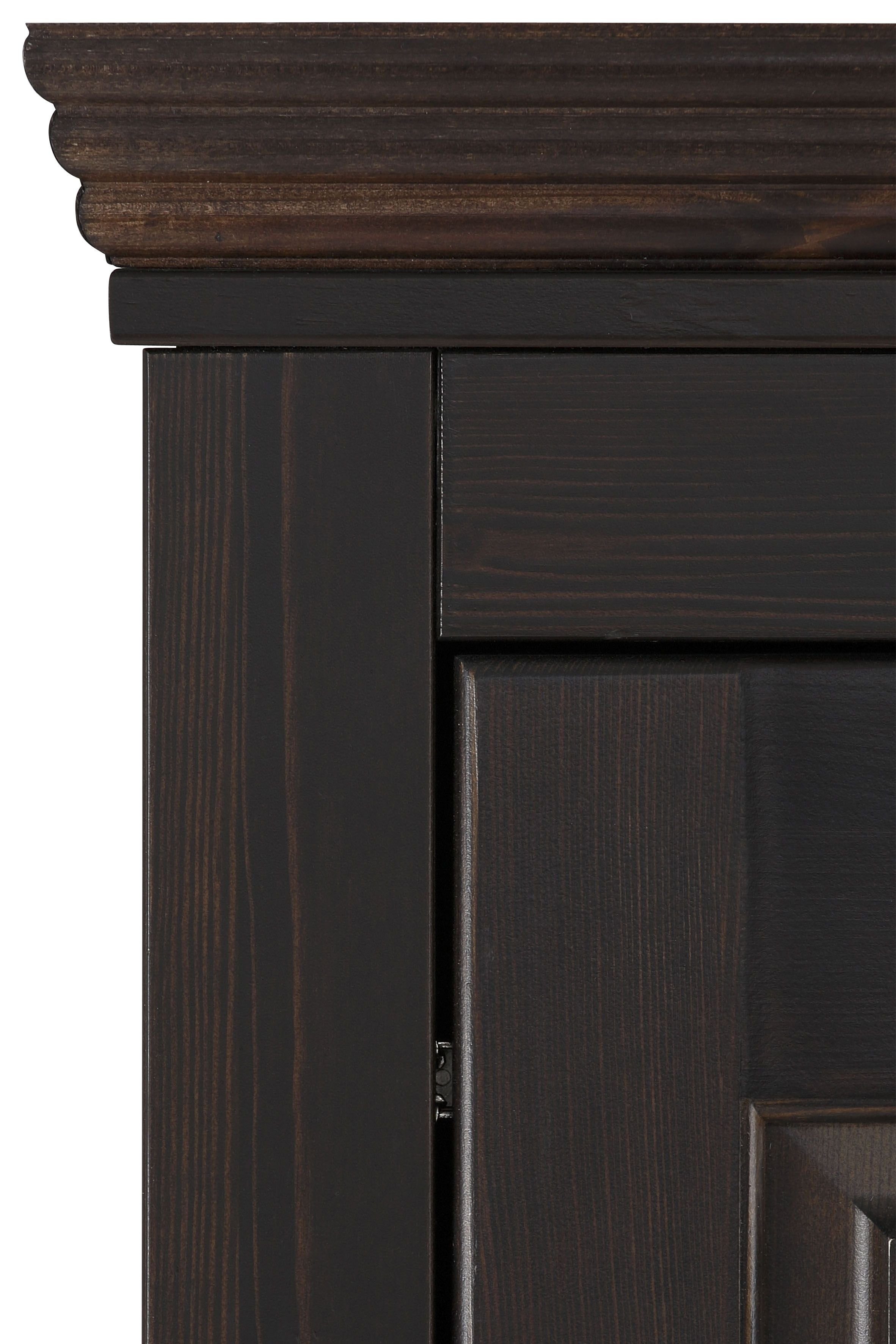 Home affaire Kledingkast Rauna, met lamellen en kassetten, klassiek landelijke stijl, rustiek massief grenen, metalen handgrepen, meerdere varianten, tijdloos design