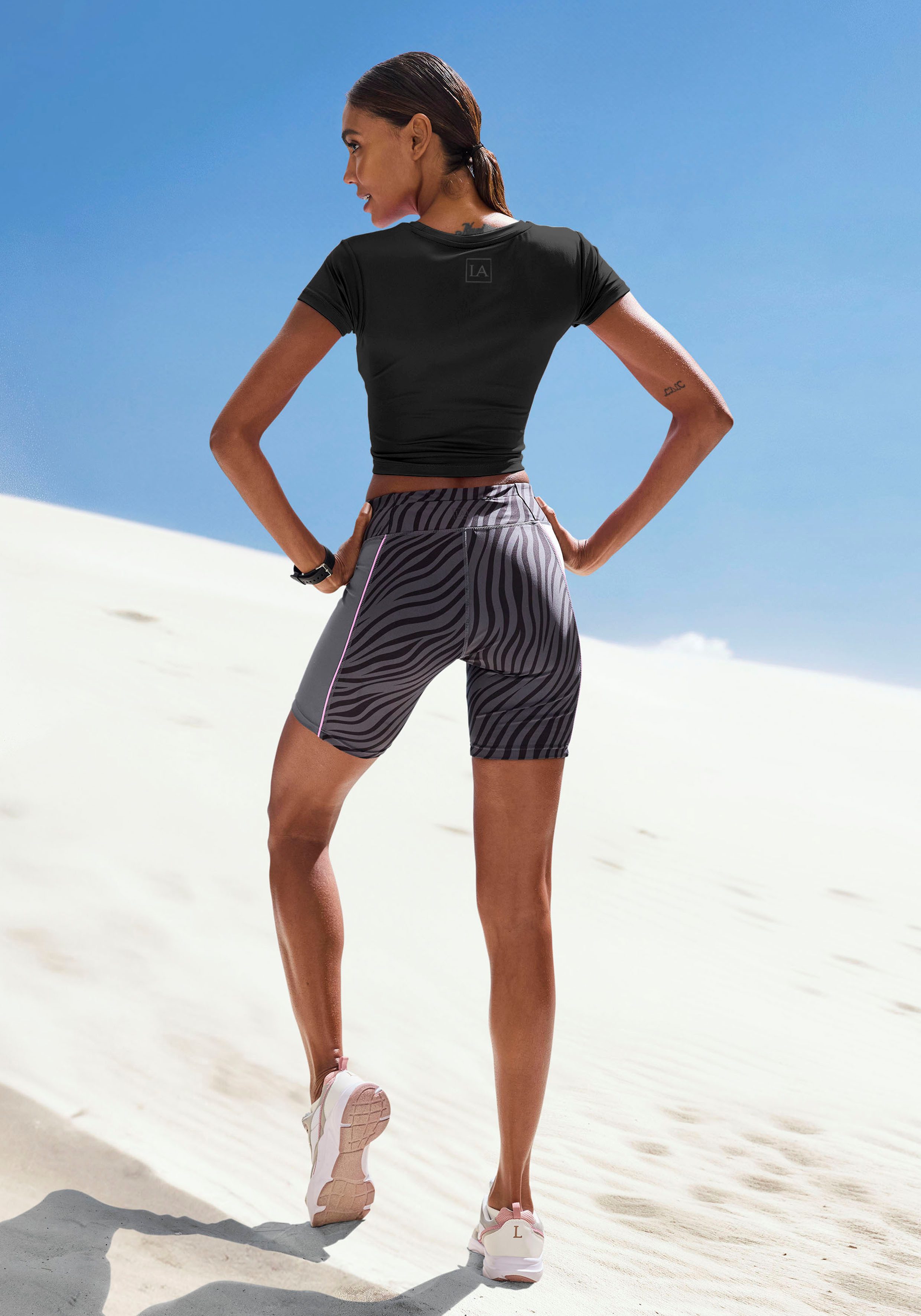 active by Lascana Short -Sportshorts, Korte broek Sportshorts met subtiele zebraprint