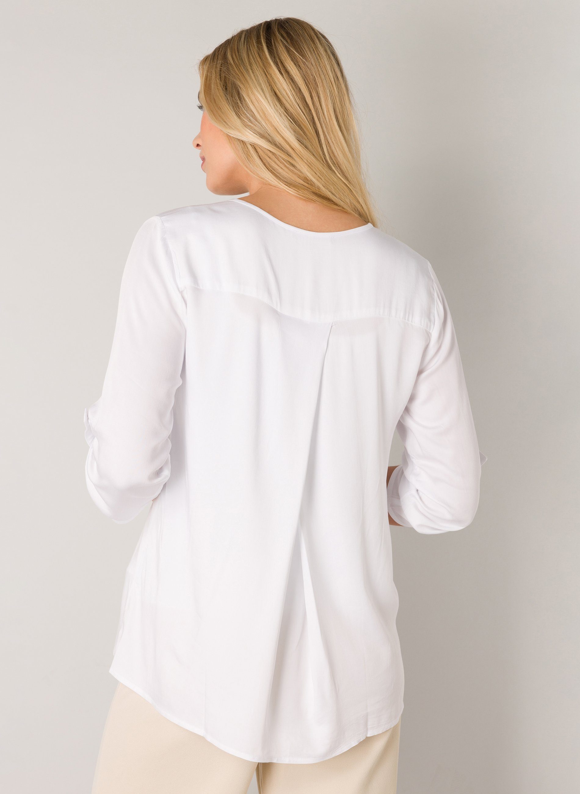 Base Level Shirtblouse met v-hals