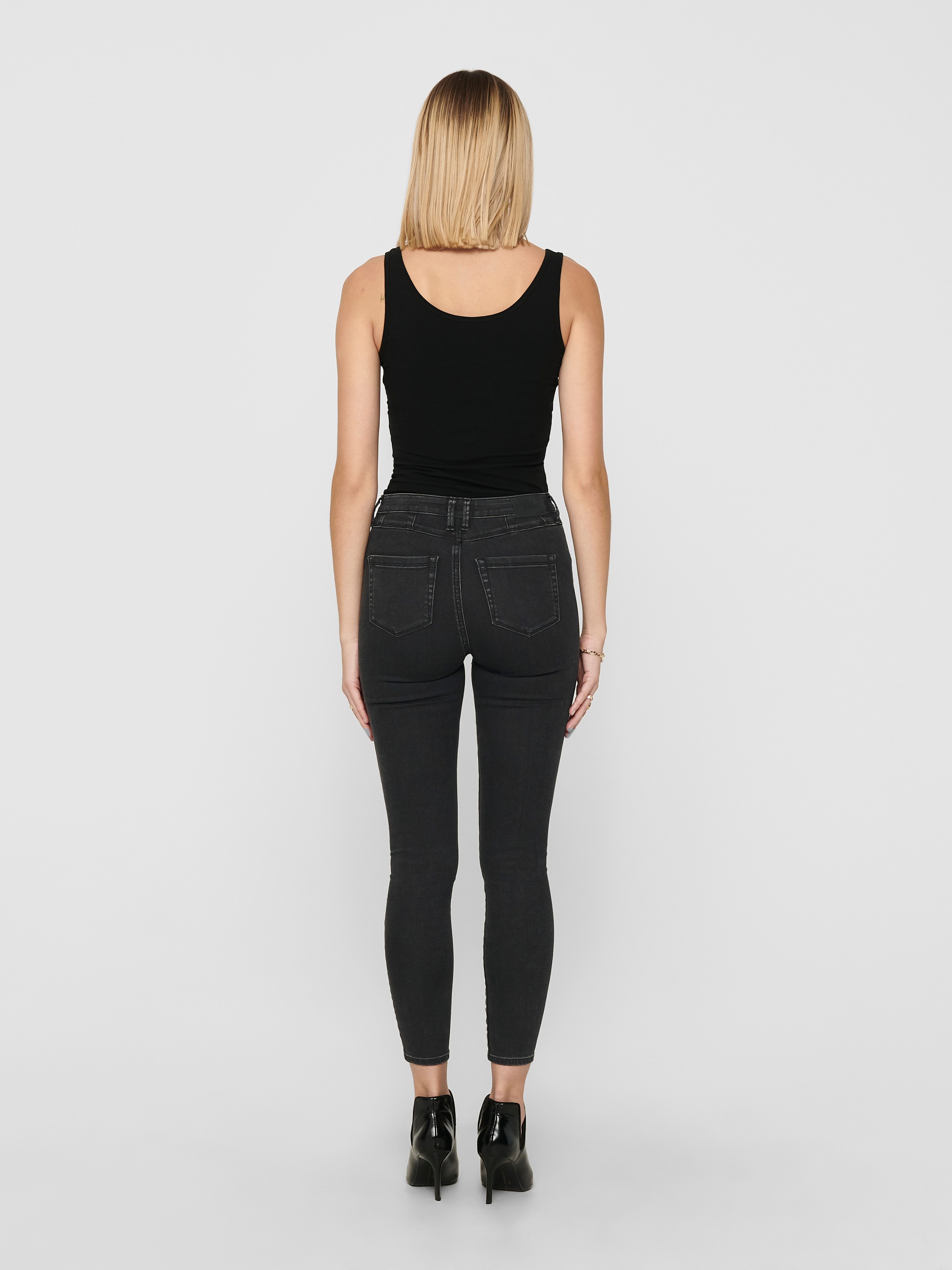 Only Lange top ONLLIVE – Tanktop met figuuraccentuerende snit en stretch