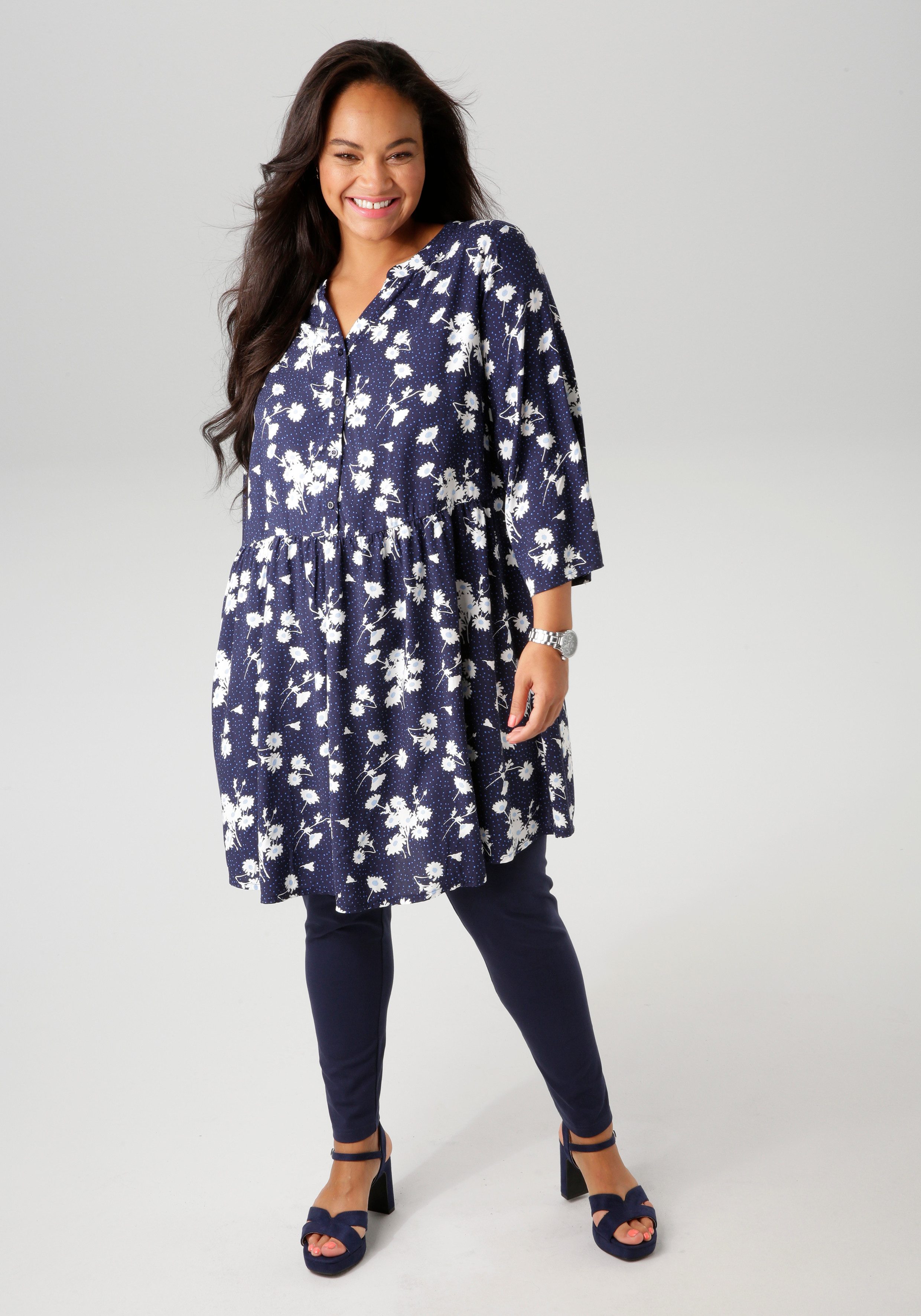 Aniston PLUS Lange blouse met bloemen en kleine stippen bedrukt - nieuwe collectie