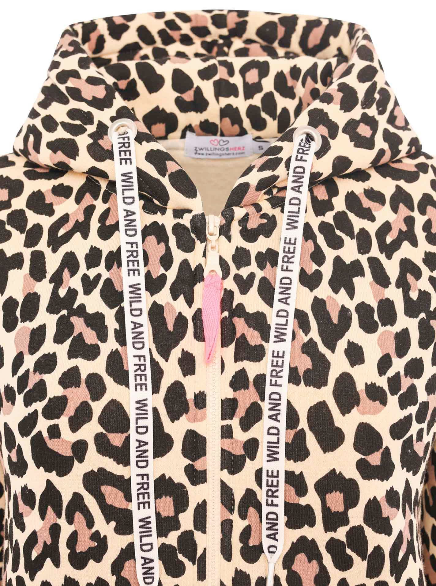 Zwillingsherz Jersey jas Leo Dream met allover leeuw-look met zakken