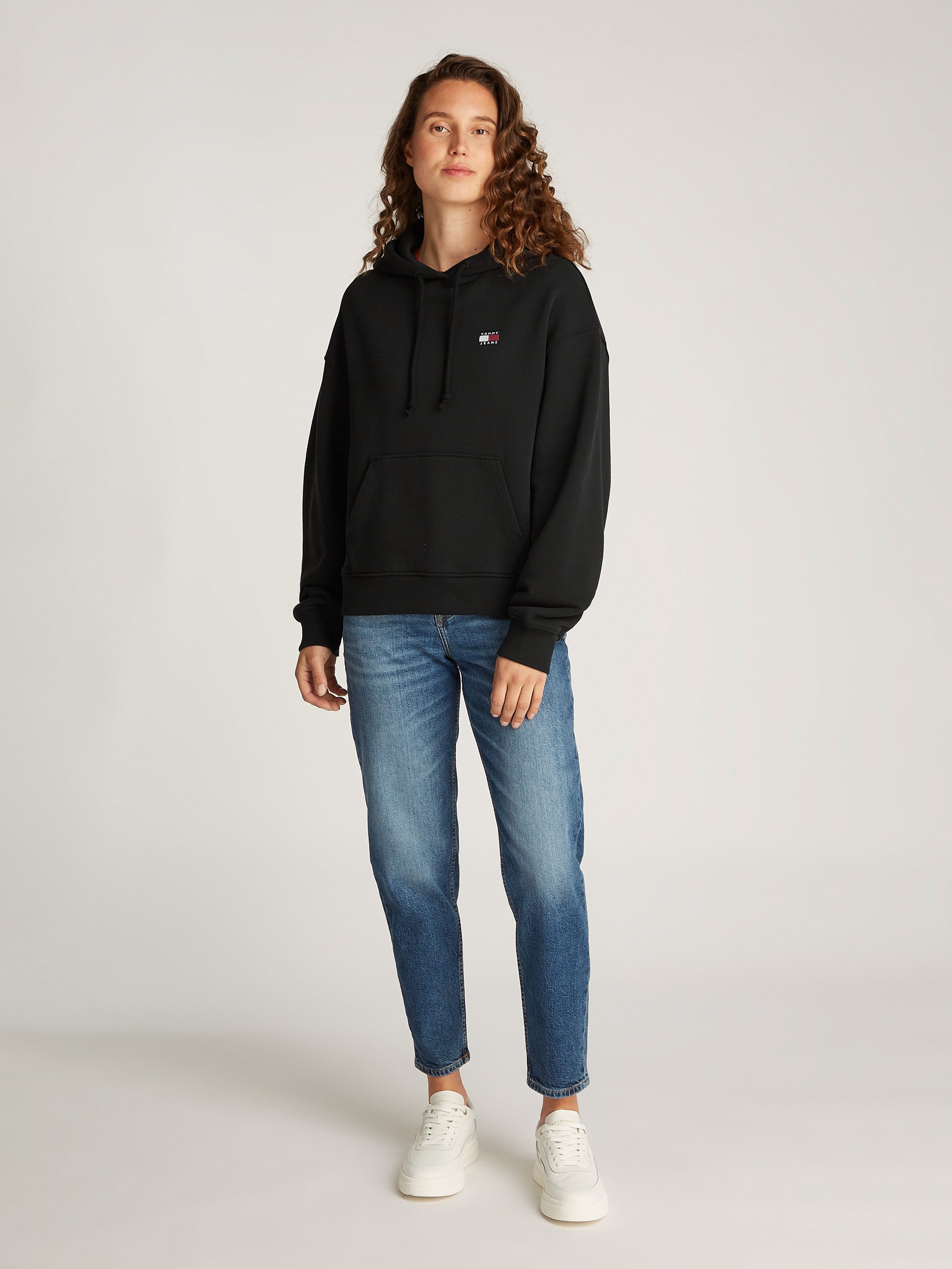 Tommy Jeans Curve Hoodie TJW BXY BADGE HOODIE EXT in grote maten, capuchon, badge