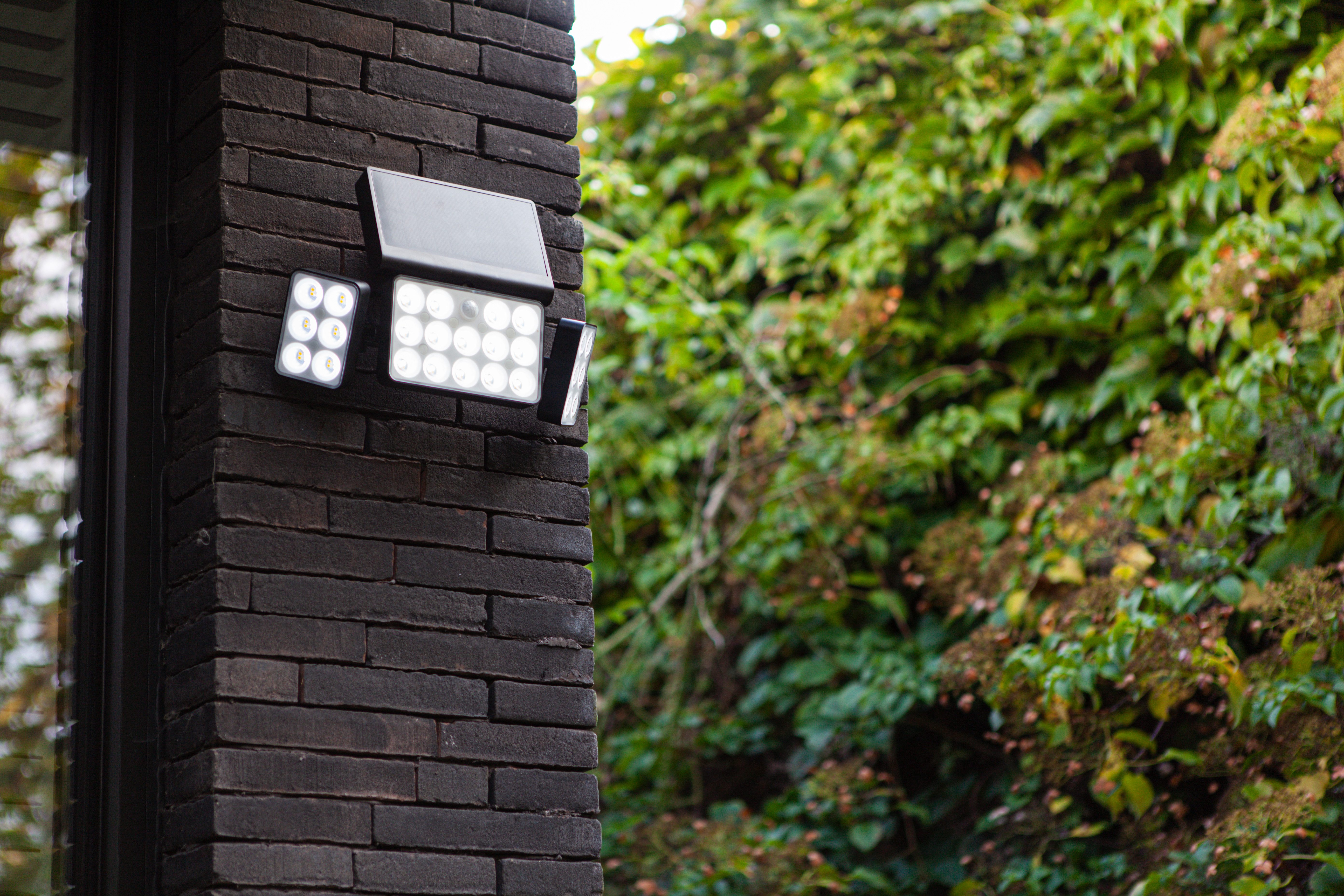 LUTEC Led-solarlamp Zonne-energie buitenwandlamp TUDA