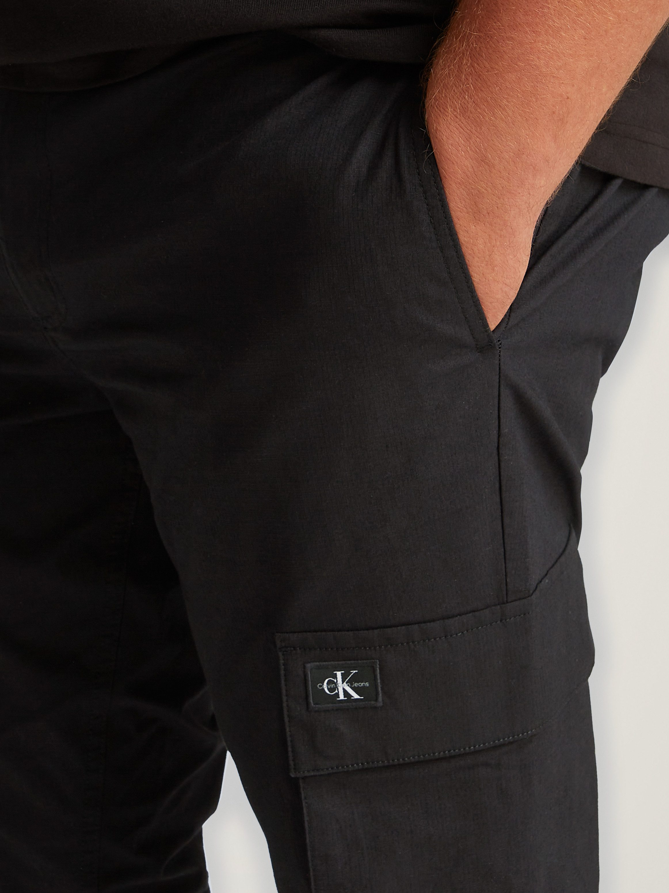 Calvin Klein Jeans Plus Cargobroek PLUS SKINNY CARGO in grote maten, logo-patch