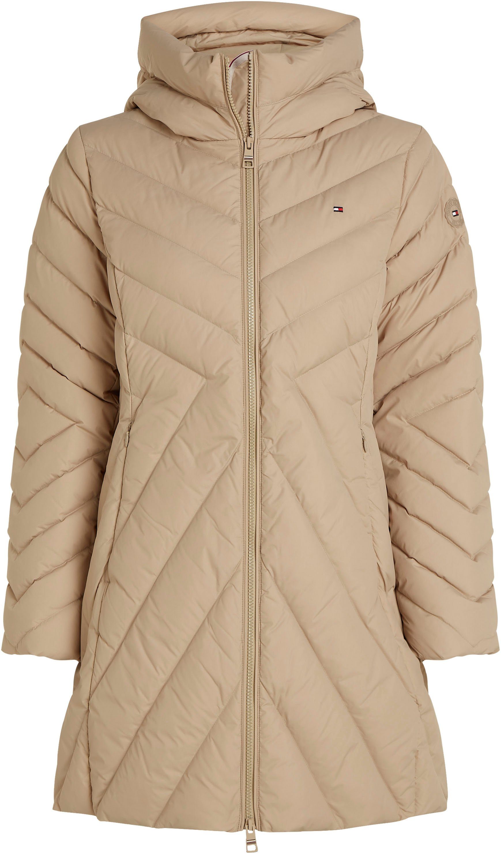 Tommy Hilfiger Gewatteerde jas CHEVRON MW PADDED COAT met gemiddelde vulling en merklabel