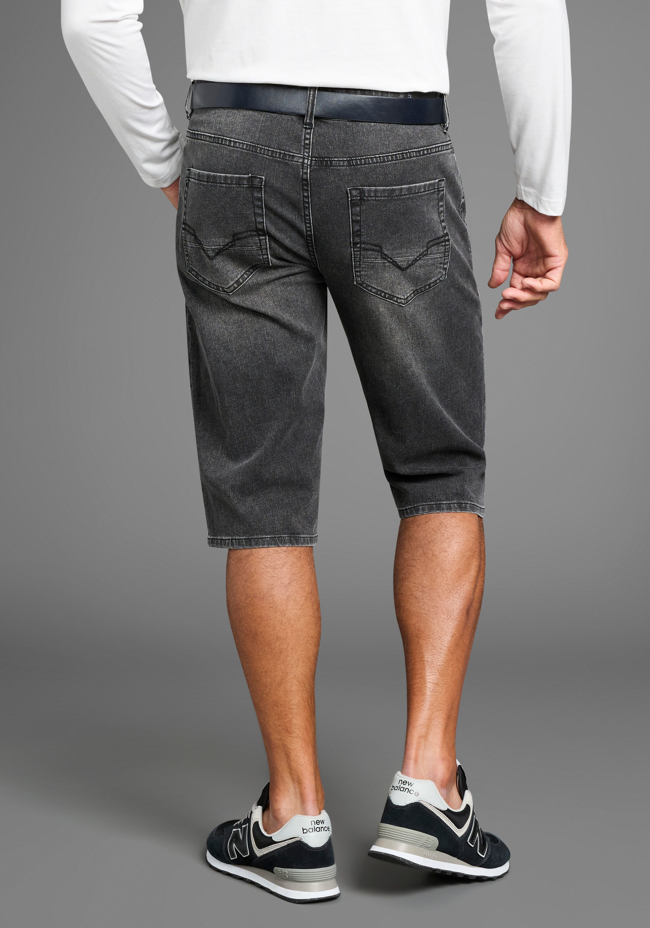 H.I.S Jeansbermuda HANTZ rechte broeksnit, used-look met slijtage-effecten (set, 2-delig, Met een afneembare riem)