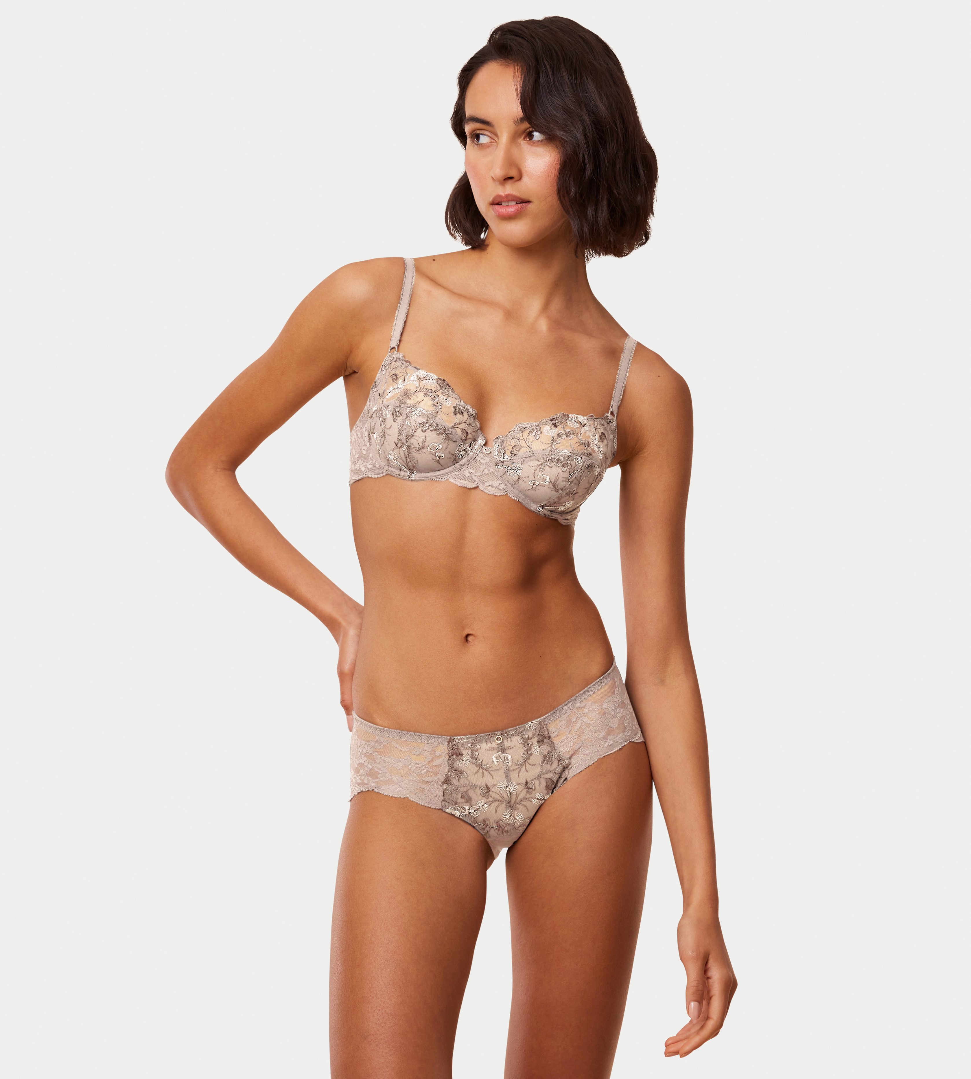 Triumph Slip Sensual Spotlight Hipster
