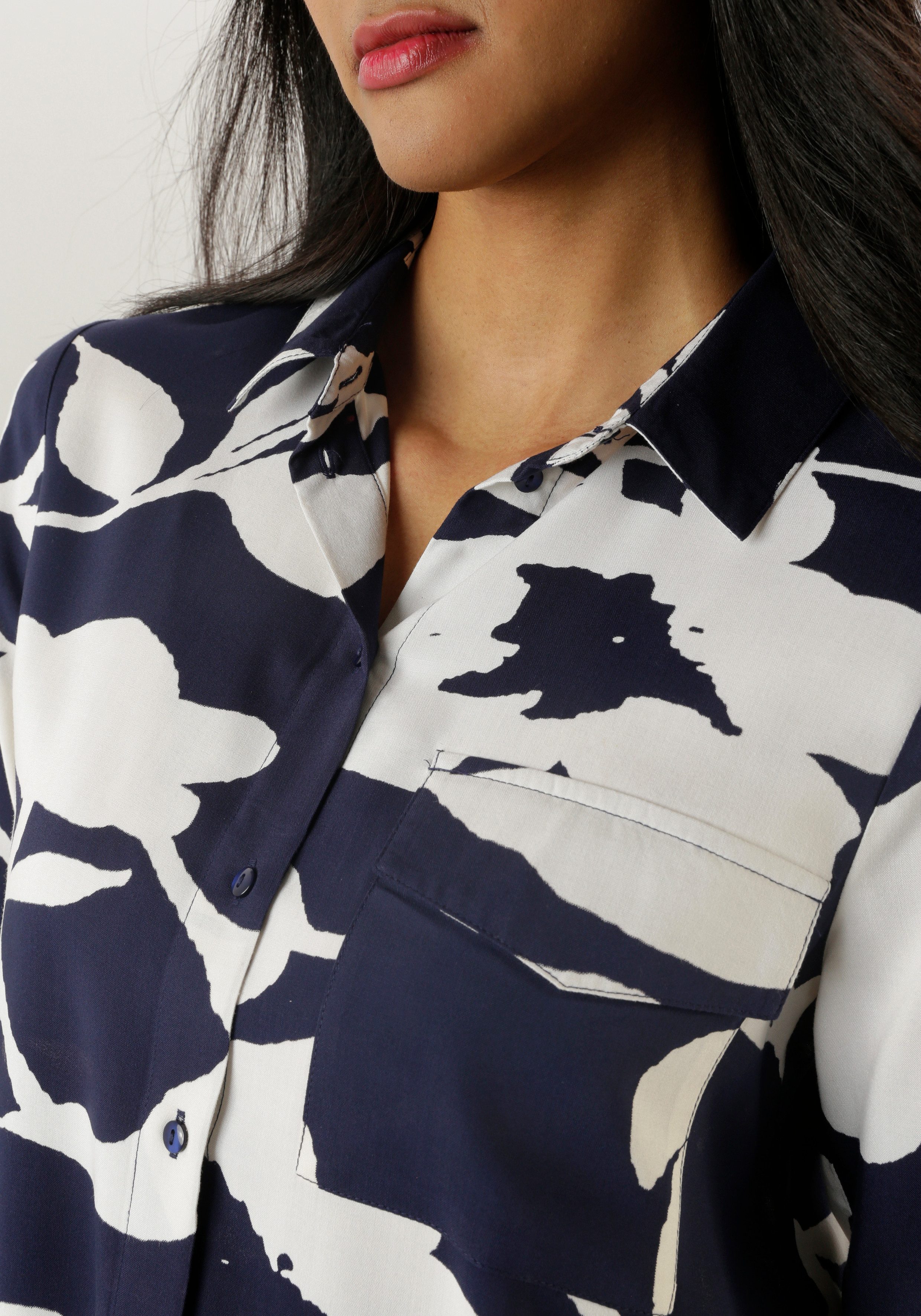 Aniston SELECTED Lange blouse met aantrekkelijke patroon en oprolbare mouwen - nieuwe collectie