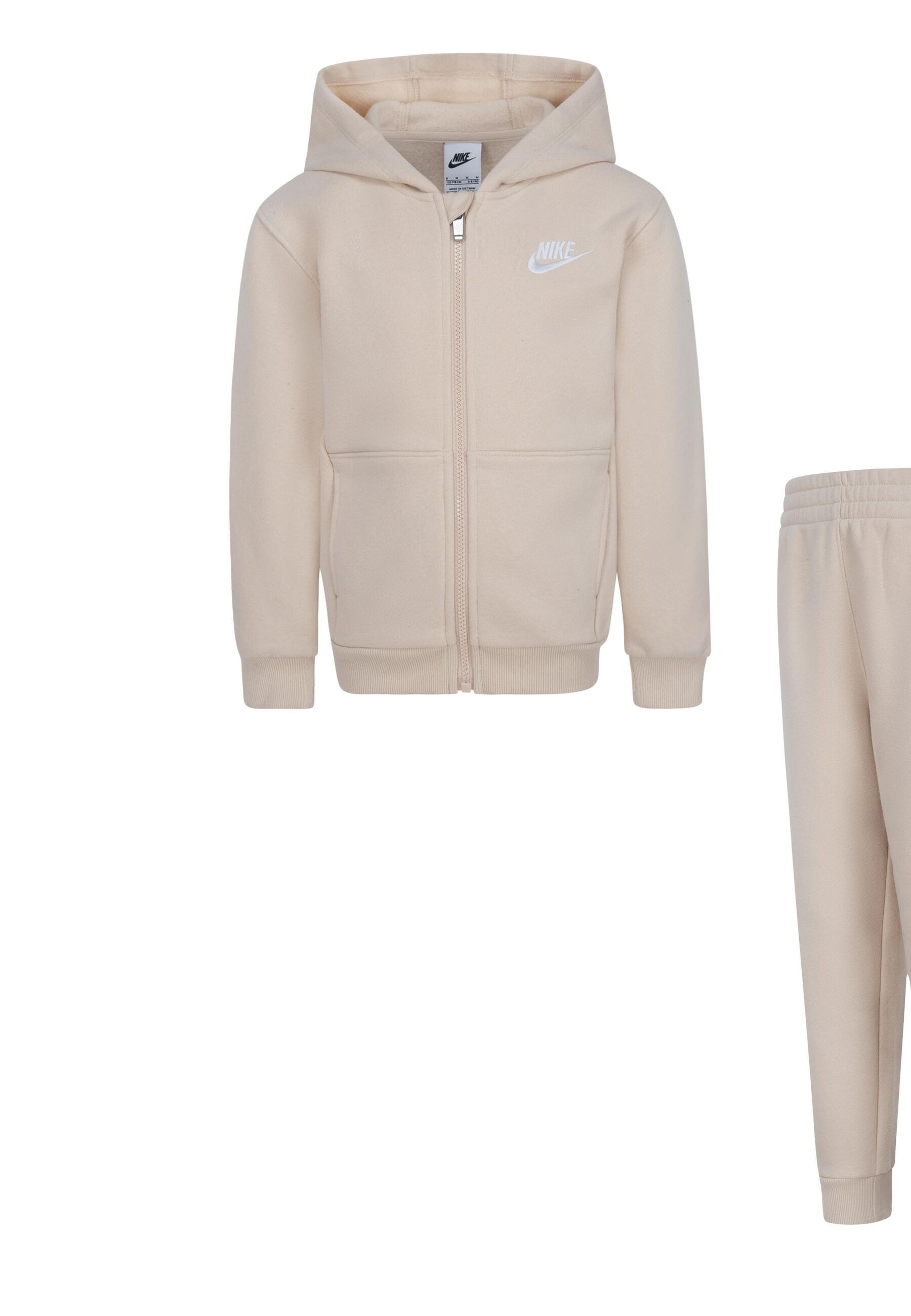 Nike Sportswear Joggingpak NKN LBR FZ CLUB SET (2-delig) jongens joggingpakken maat 122 (7) bruin