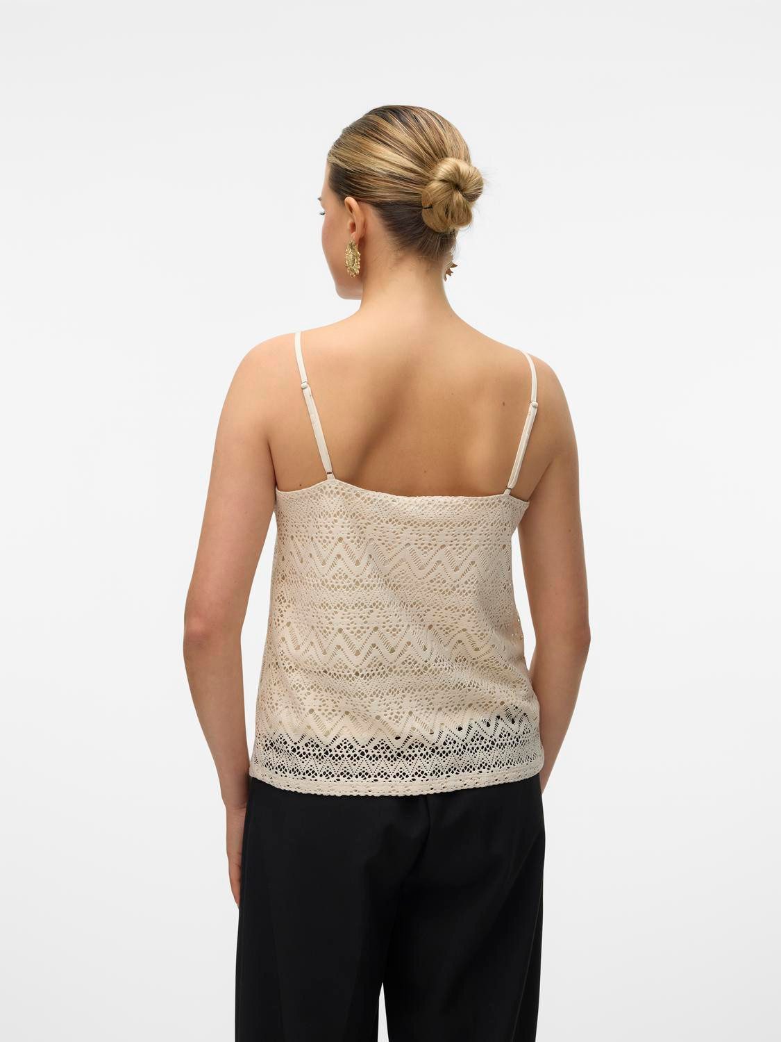 Vero Moda Top met spaghettibandjes VMMAYA V-NECK SINGLET TOP JRS SPE