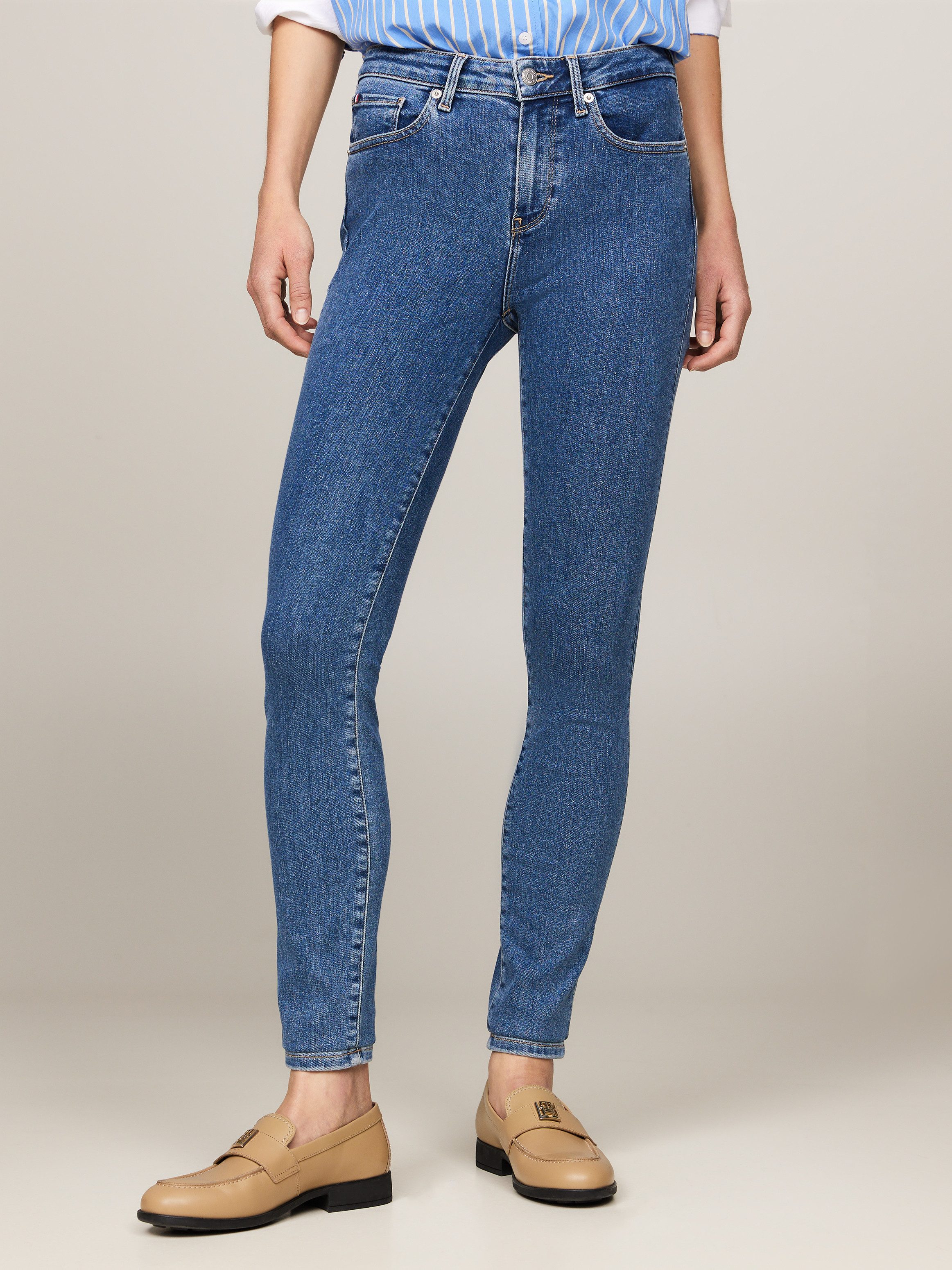 Tommy Hilfiger Skinny fit jeans COMO SKINNY RW BLACK met logo-badge