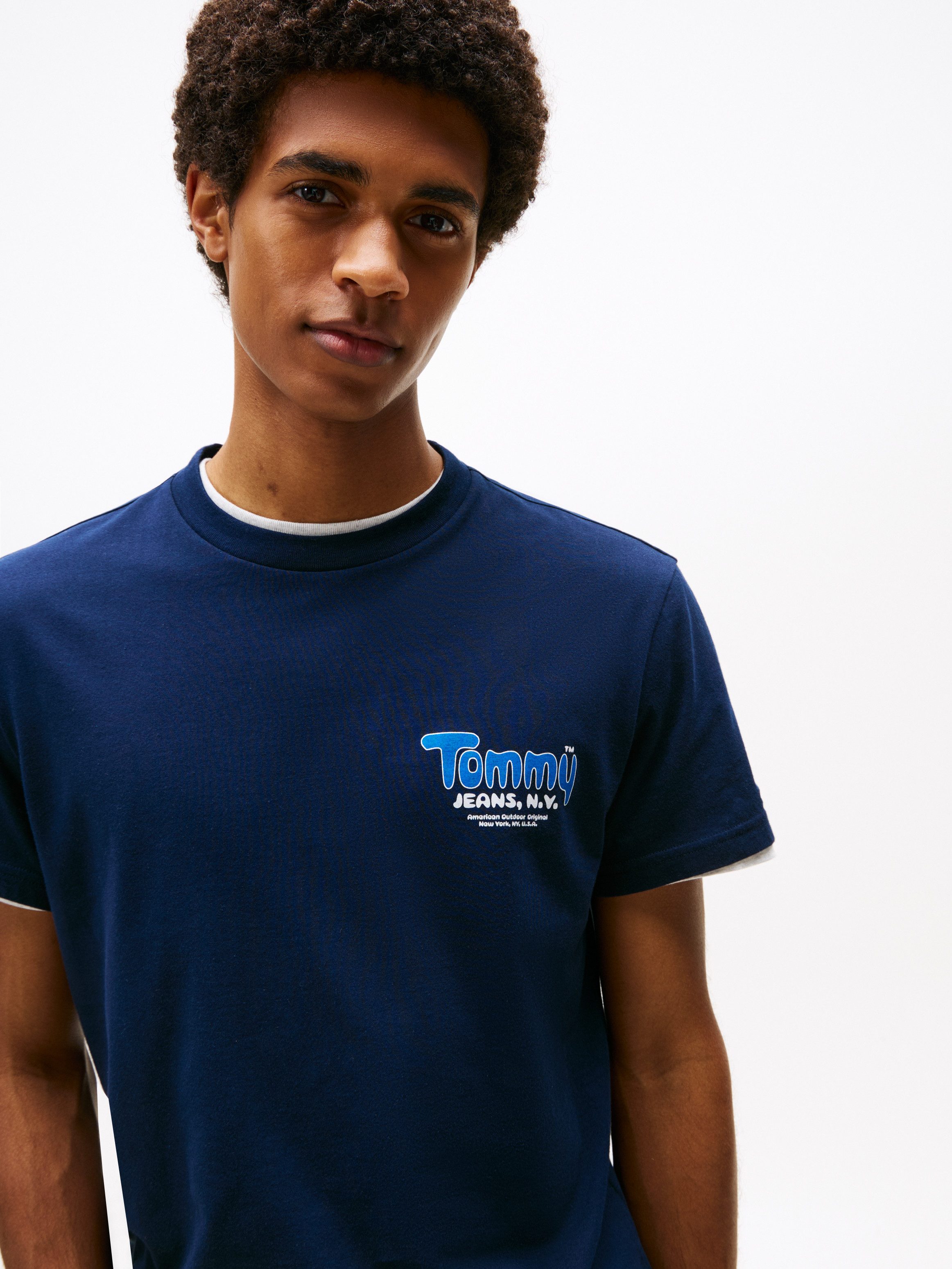 TOMMY JEANS T-shirt FONT PLAY TEE Slim fit met ronde hals