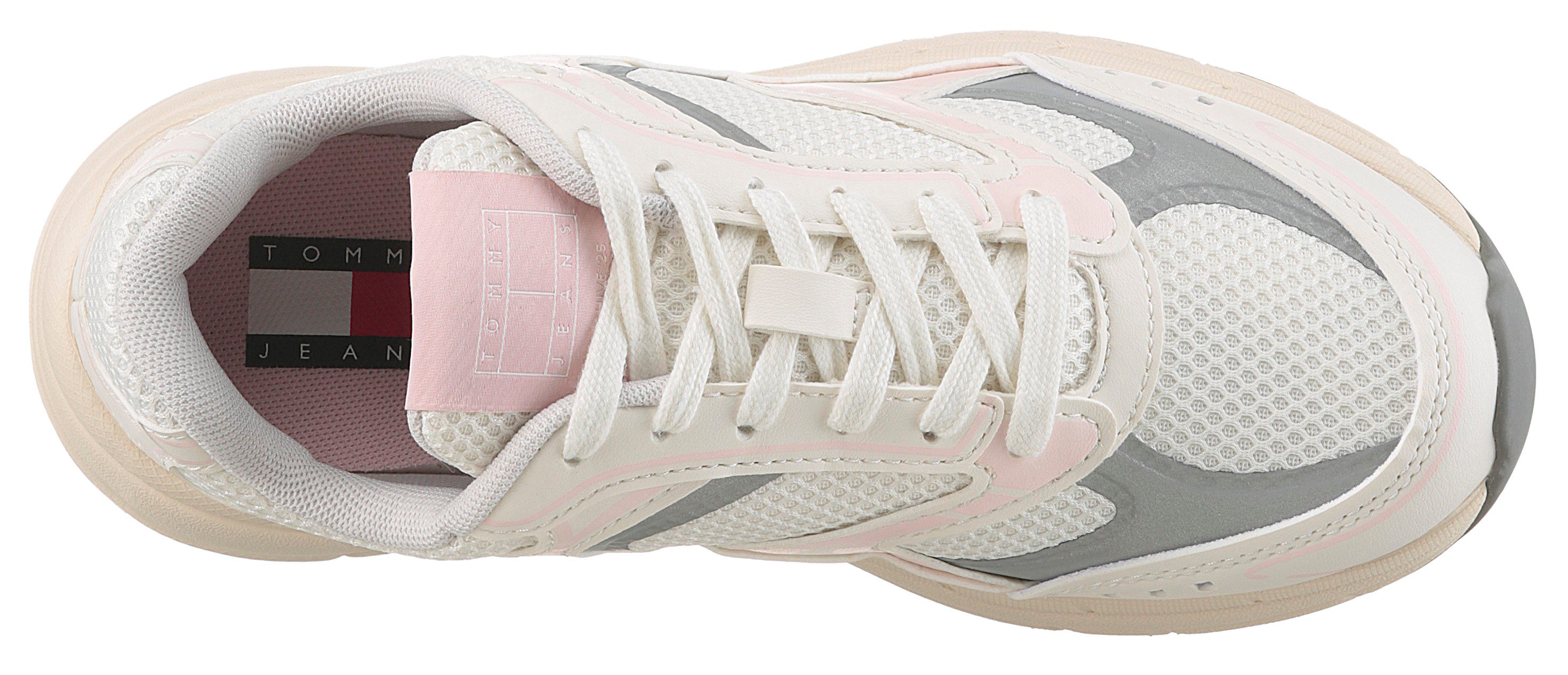 TOMMY JEANS Sneakers met sleehak ARCHIVE'25 , plateau, vrijetijdsschoen, lage schoen, veterschoen met contrastafwerking