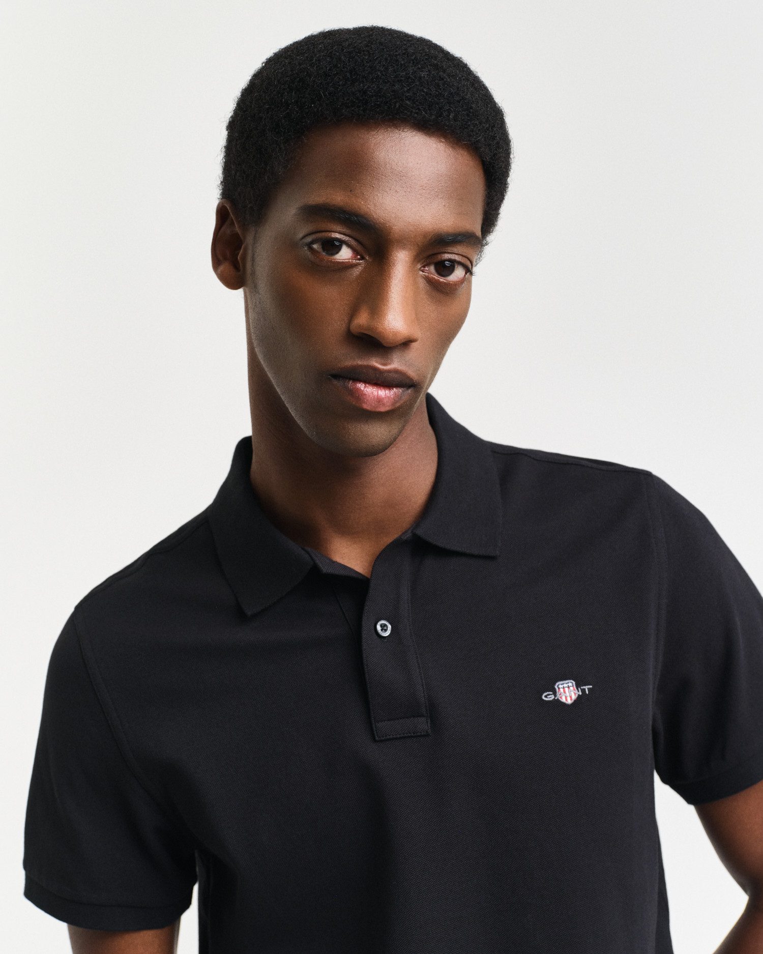 Gant Poloshirt REG SHIELD SS PIQUE POLO met logo en platte breikraag 100% katoen pique