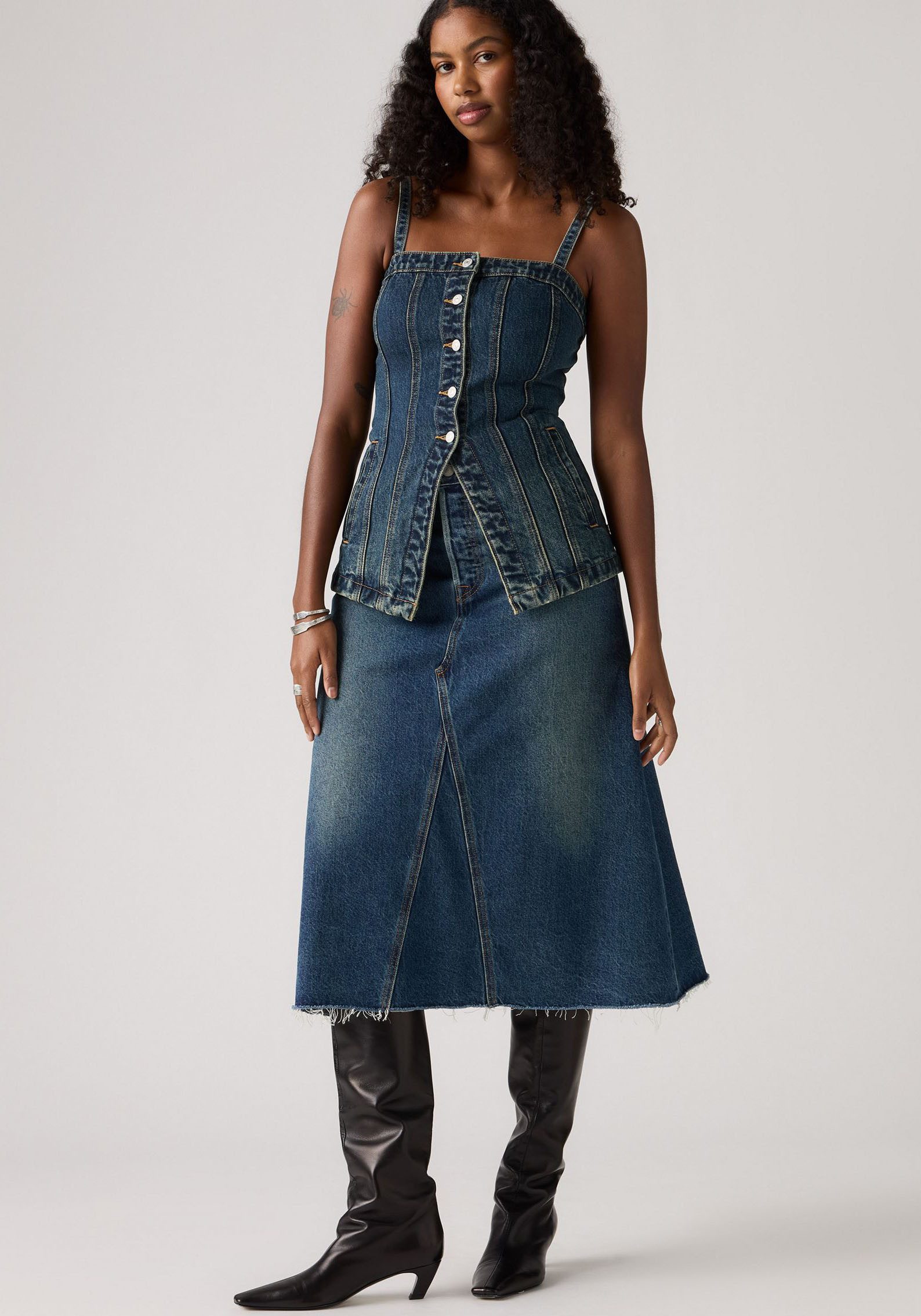 Levi's® Jeans rok HR A LINE DECON SKIRT in trendy midi-lengte met rafelige rand