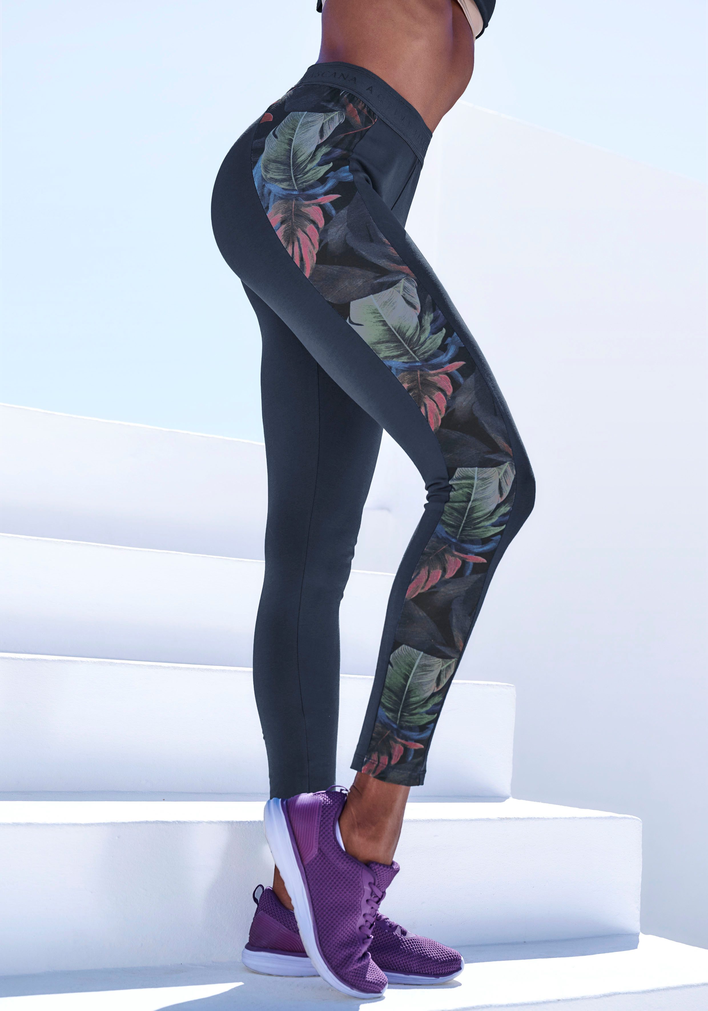 active by Lascana Functionele legging Sportleggings met zijflorale inzetten