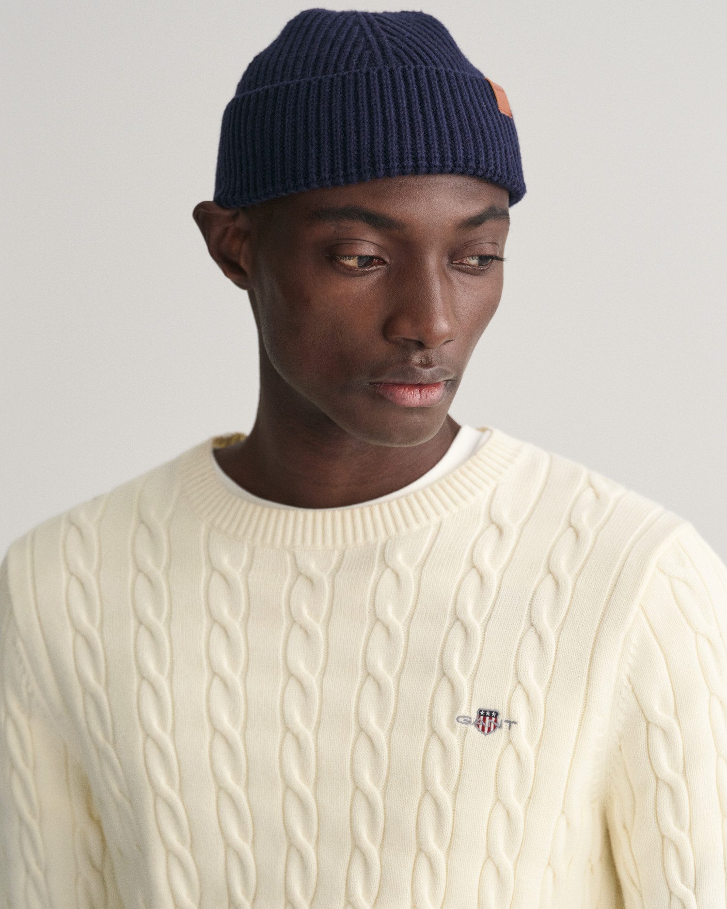 Gant Gebreide trui COTTON CABLE C-NECK met wapen-logo borduurwerk op de borst