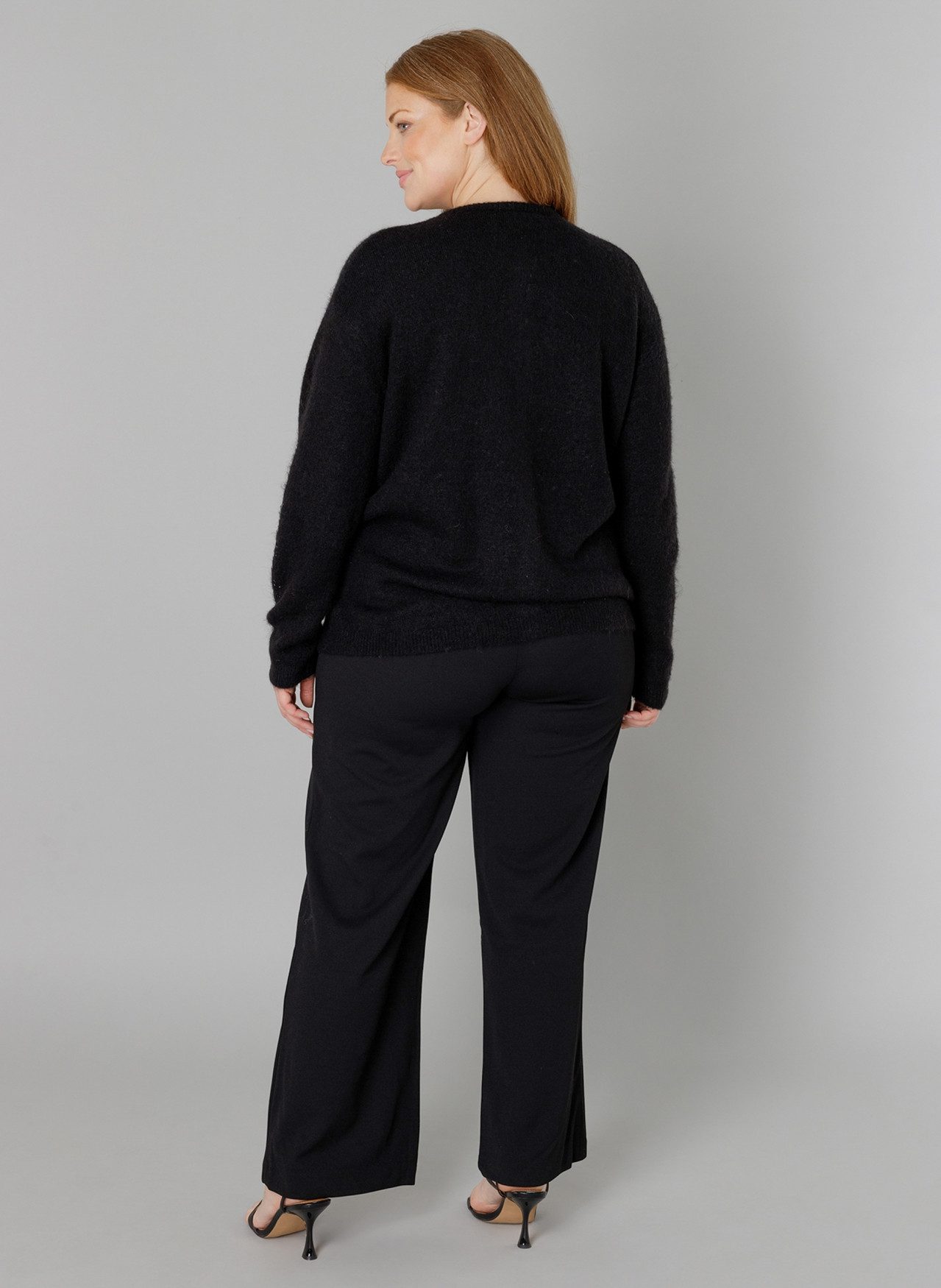 Base Level Curvy Cardigan Yulia met wol en knoopsluiting