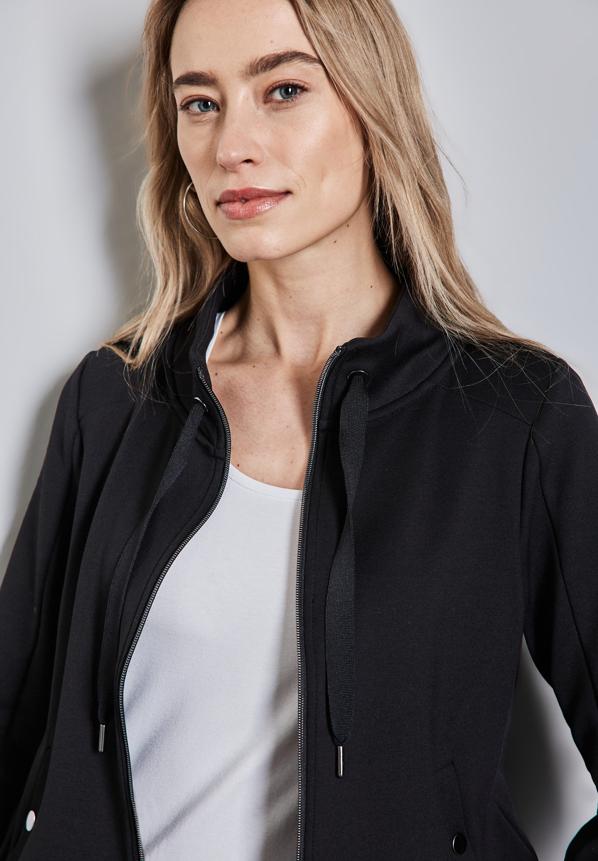 STREET ONE Sweatvest met een rijgkoord