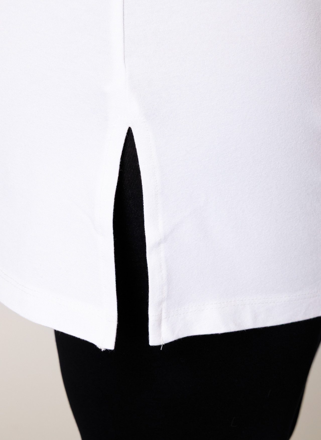 Base Level Curvy Lang shirt Abbigale Iets uitlopende A-lijn