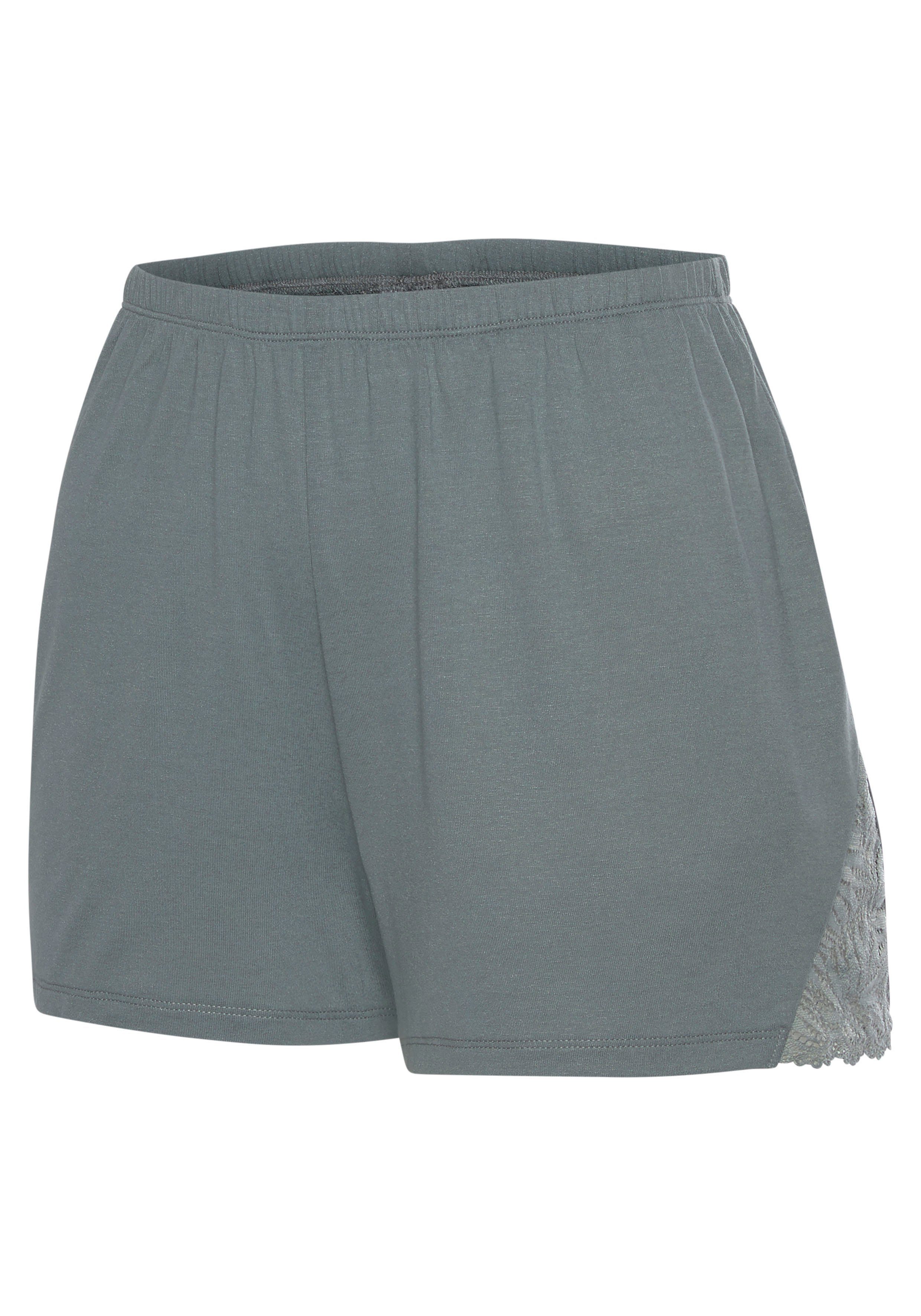 Lascana Pyjamashort met chique kanten details