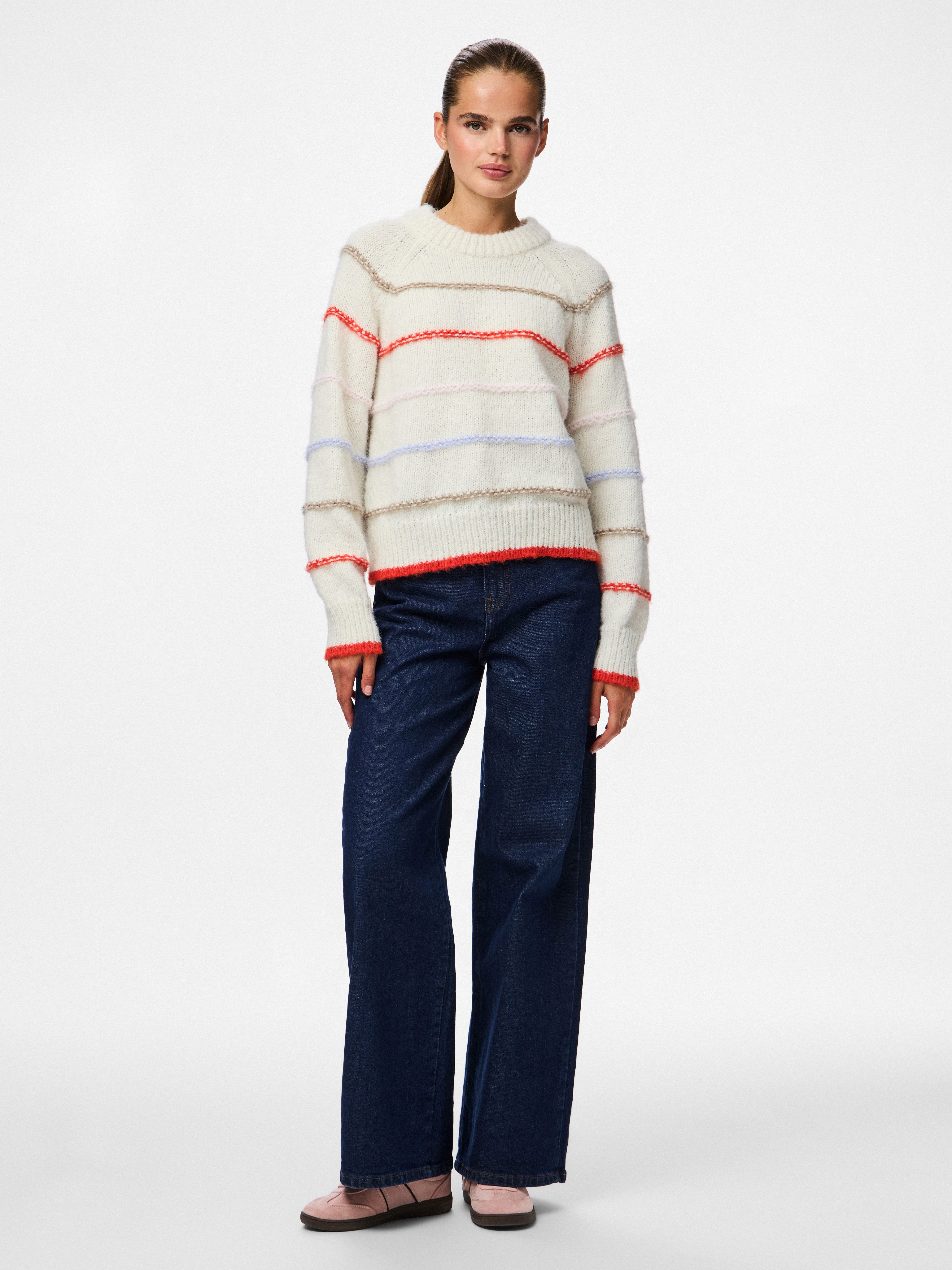 pieces Gebreide trui PCNELIA LS O-NECK KNIT NOOS BC