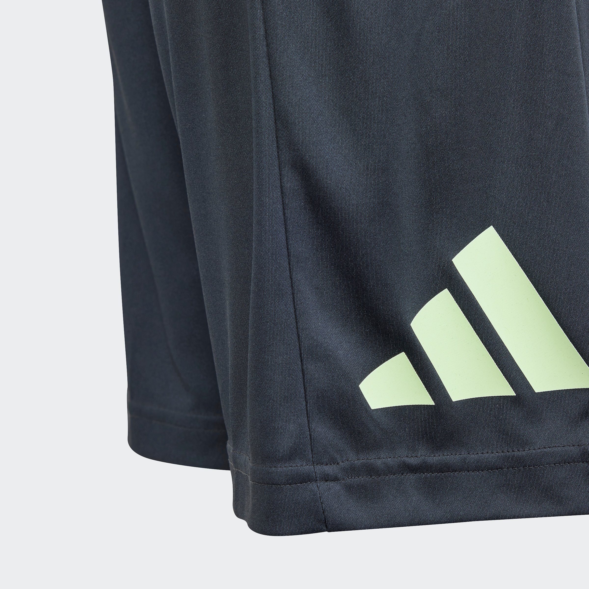 adidas Sportswear Short U TR-ES LOGO SH Essentials trainingsshorts met logo voor kinderen (1-delig)
