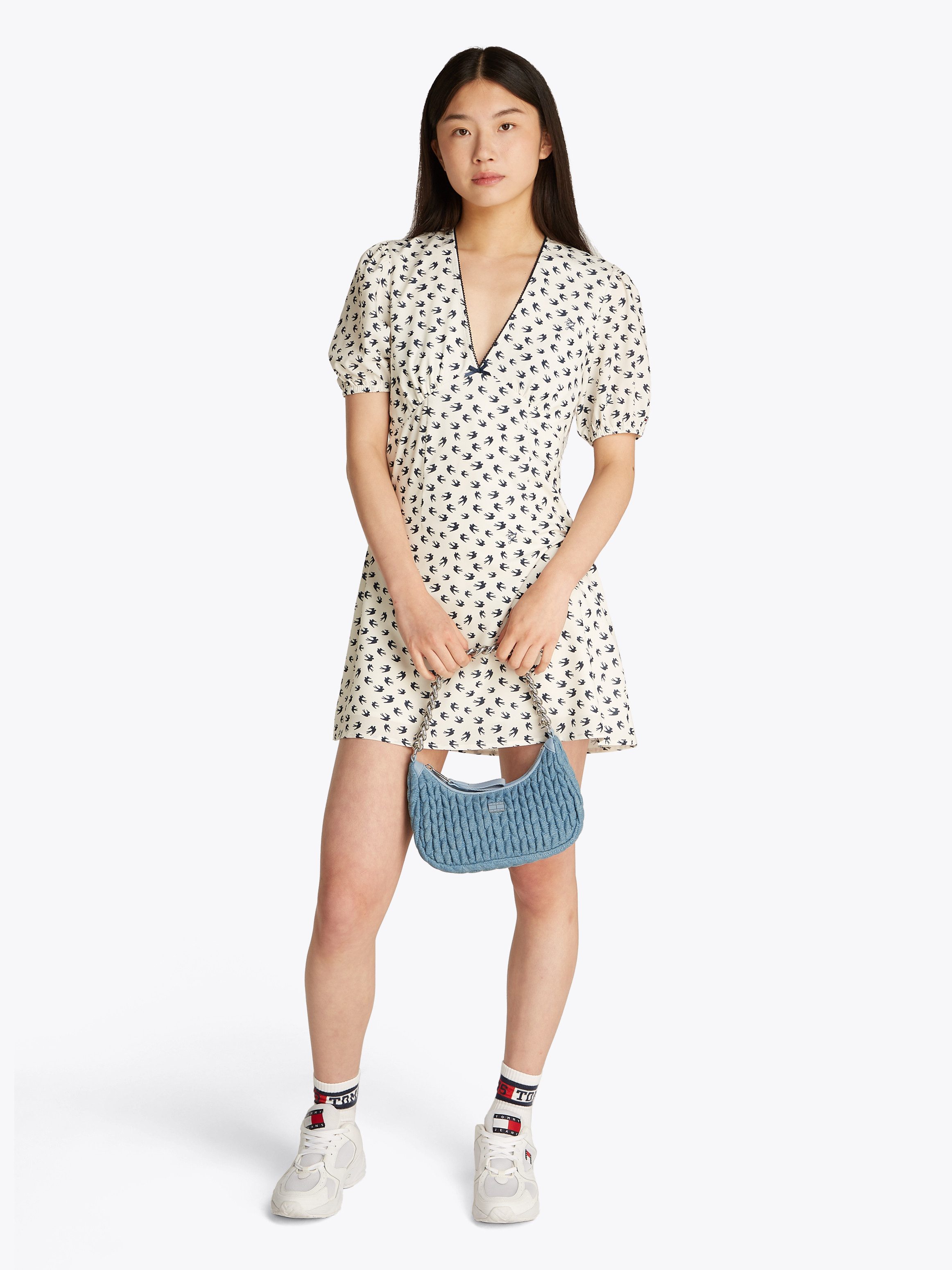 TOMMY JEANS Schoudertas TJW ICONIC SHOULDER QUILTED , dames schoudertas, draagtas met decoratieve kettinghandvat