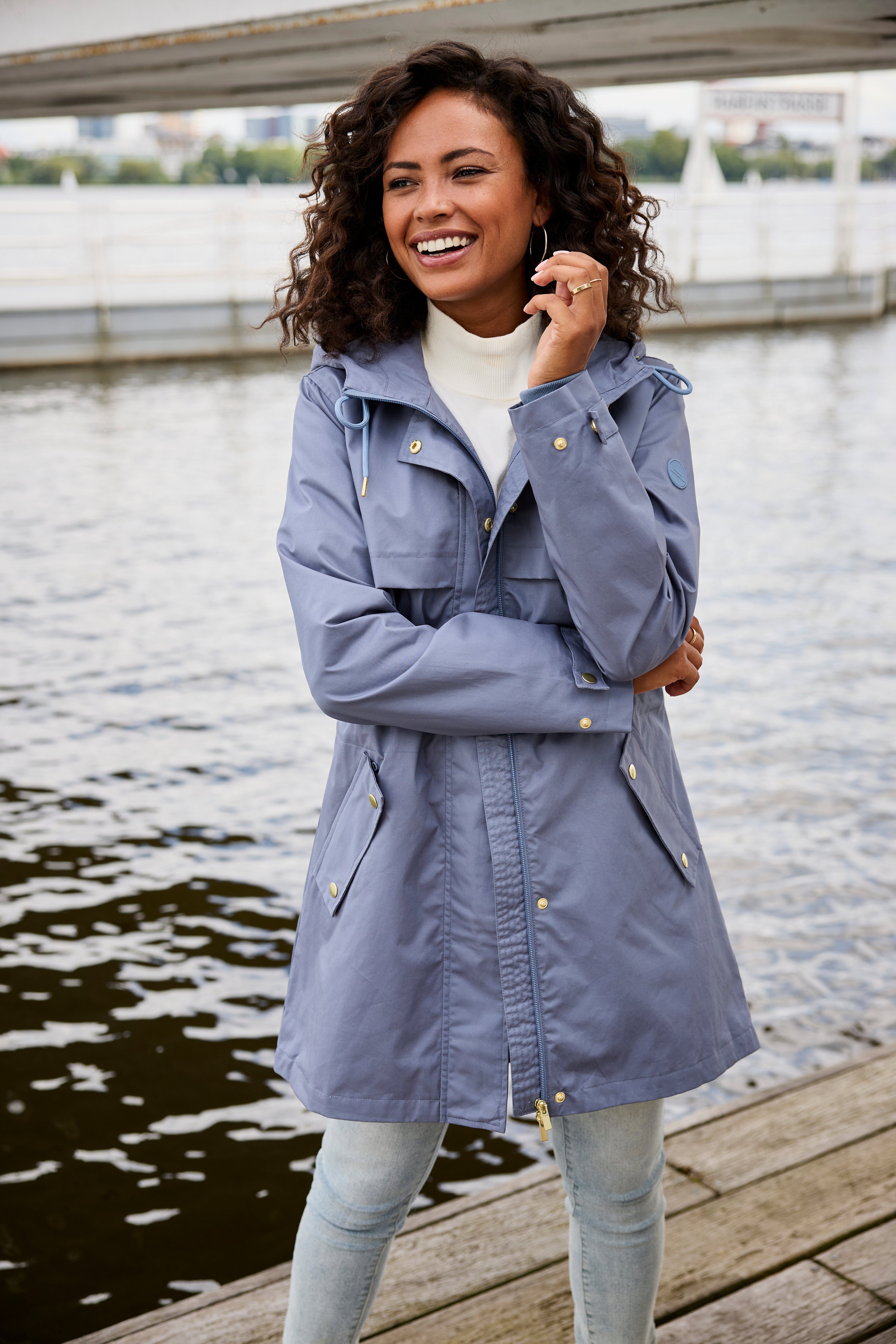 French Connection Allweatherjack met een capuchon