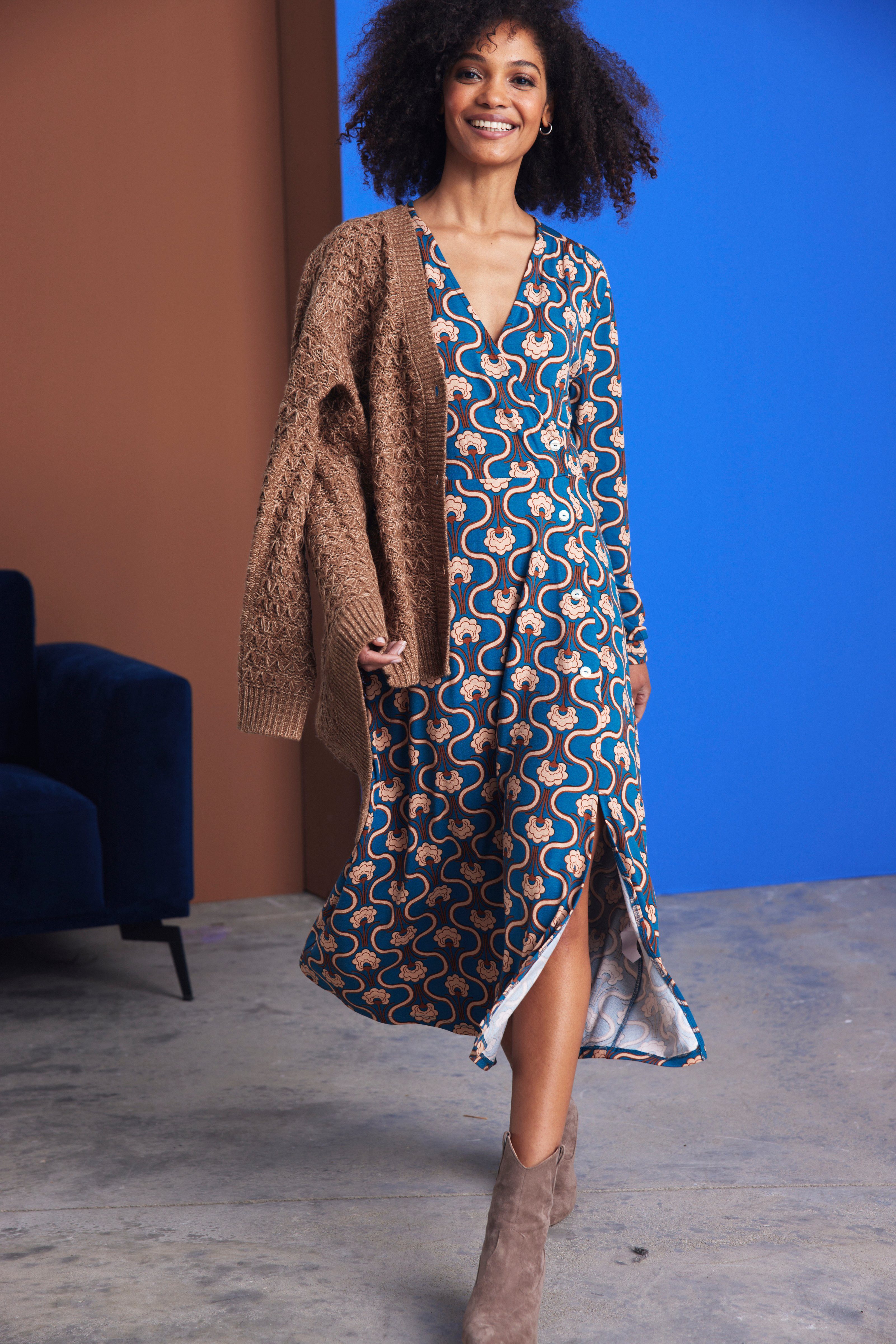 Aniston CASUAL Jerseyjurk bedrukt met een trendy retropatroon
