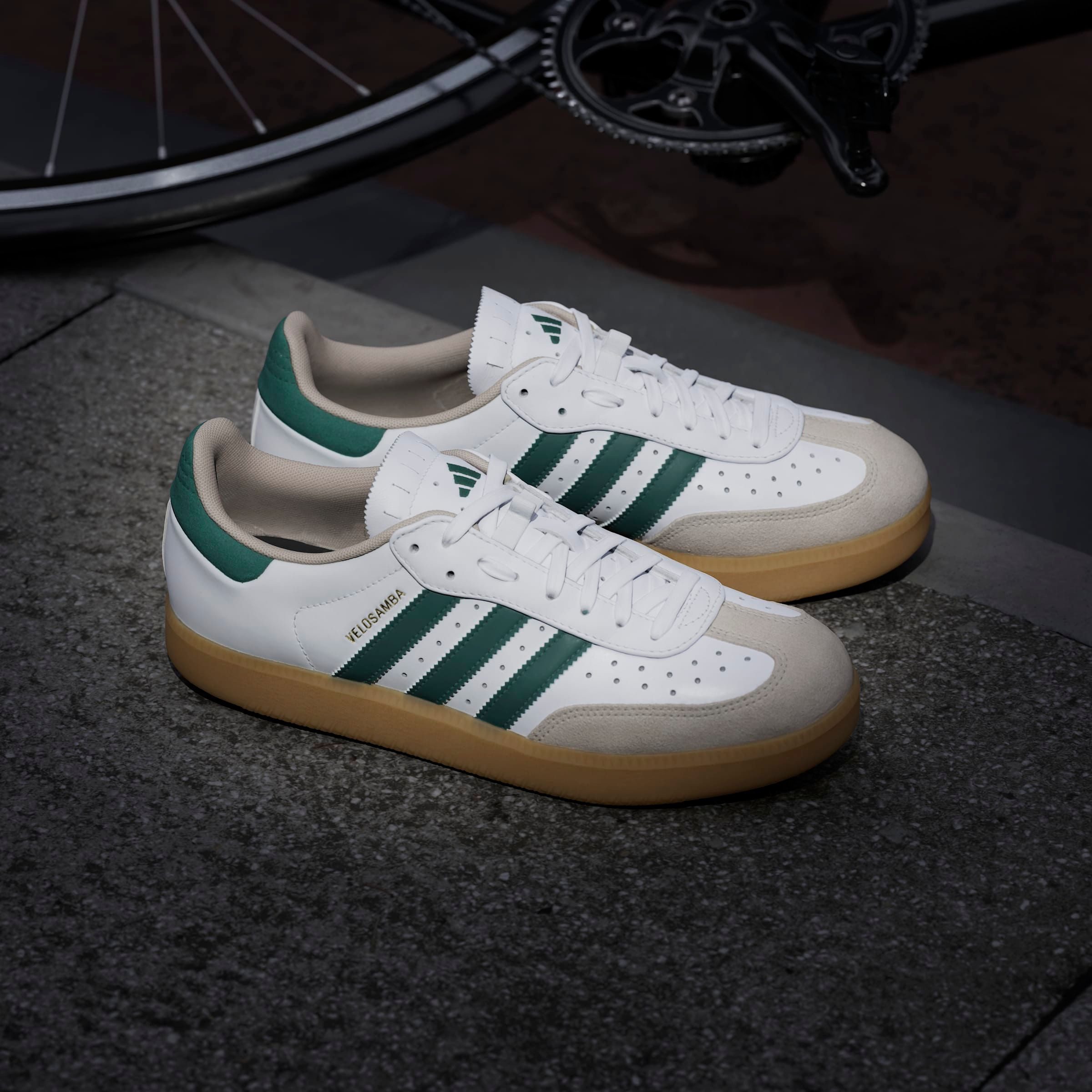 adidas Performance Fietsschoenen VELOSAMBA LEATHER geïnspireerd door het ontwerp van de adidas samba