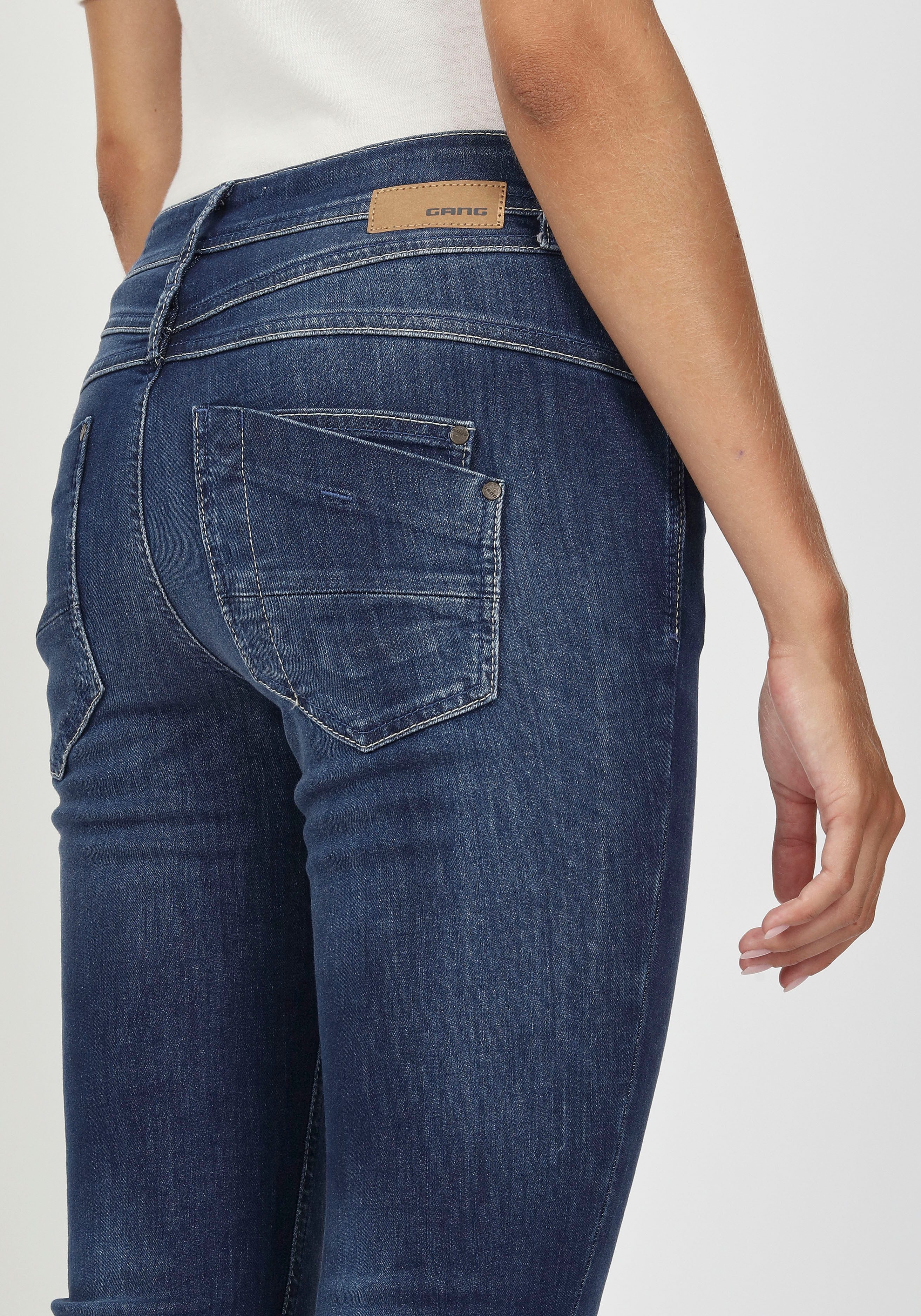 GANG Relax fit jeans 94AMELIE met used-effecten