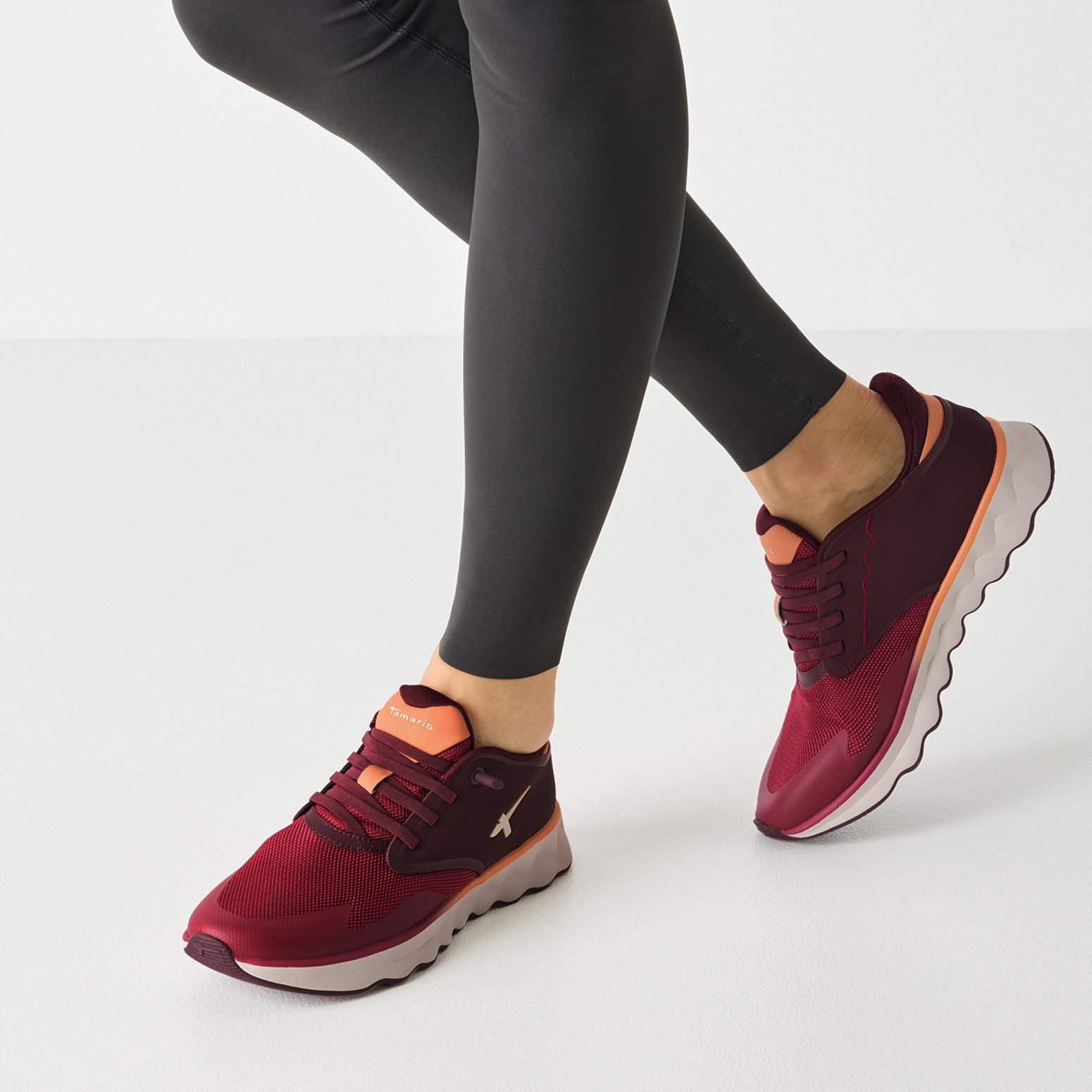 Tamaris Slip-on sneakers Nowana , vrijetijdsschoen, lage schoen, slippers met ortholite-uitrusting