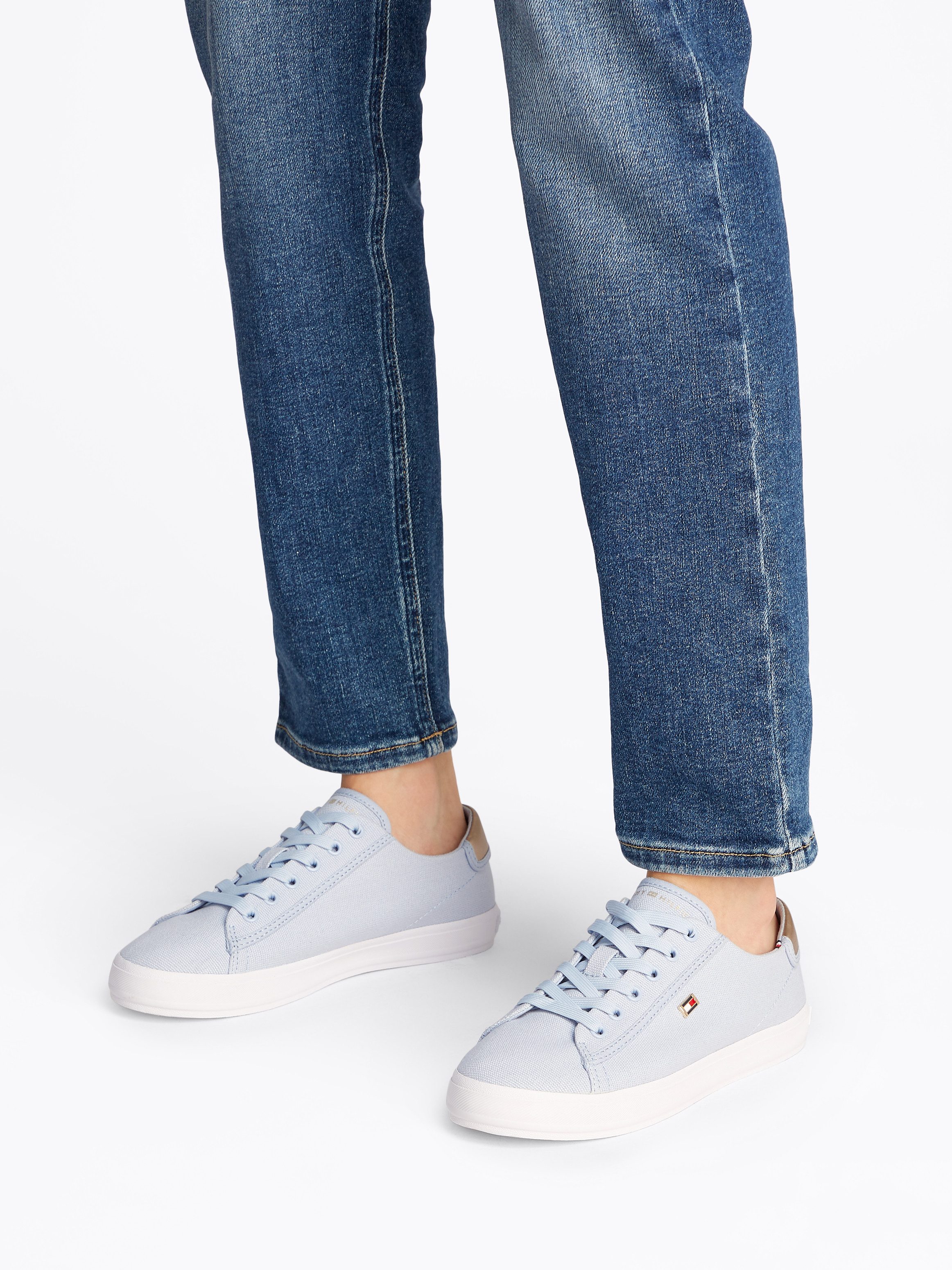 Tommy Hilfiger Plateausneakers VULC CANVAS LACE UP SNEAKER , vrijetijdsschoen, lage schoen, veterschoen, in smalle vorm