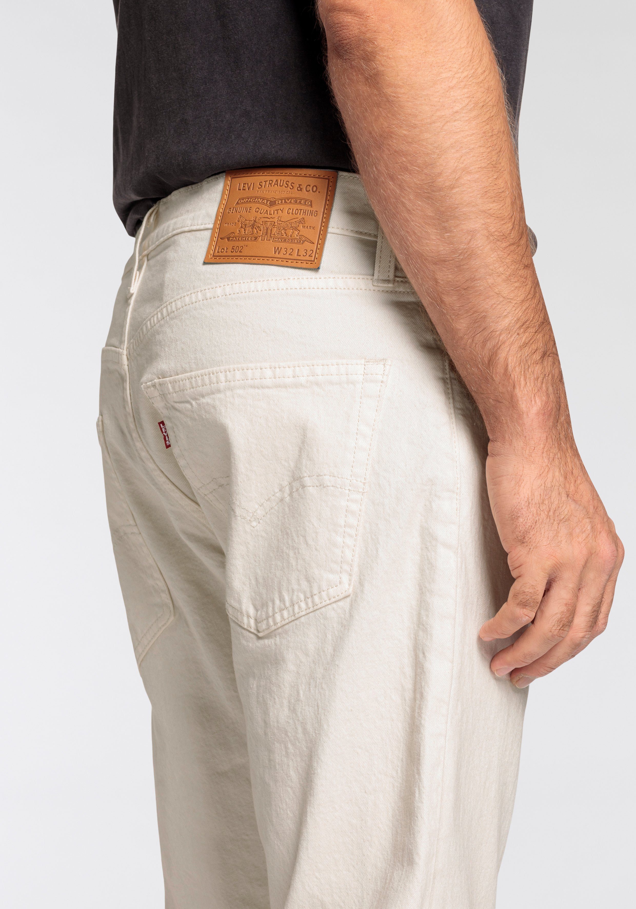 Levi's Tapered jeans 502 TAPER in een elegante moderne stijl