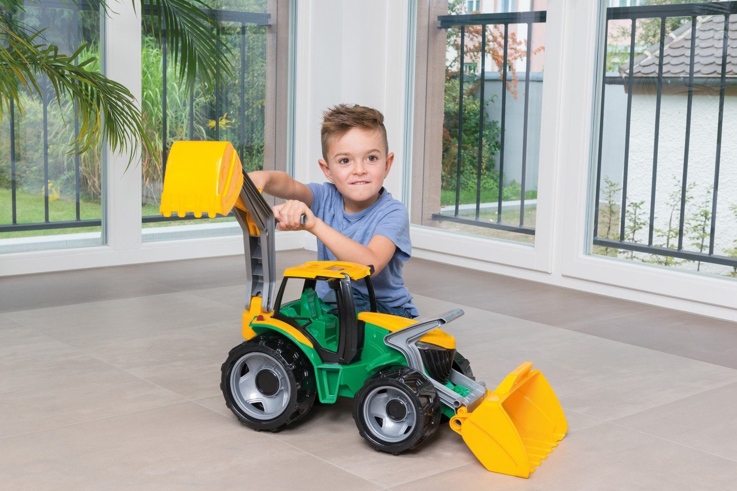Lena® Speelgoed-tractor Giga Trucks met graafarm en voorlader, made in europe