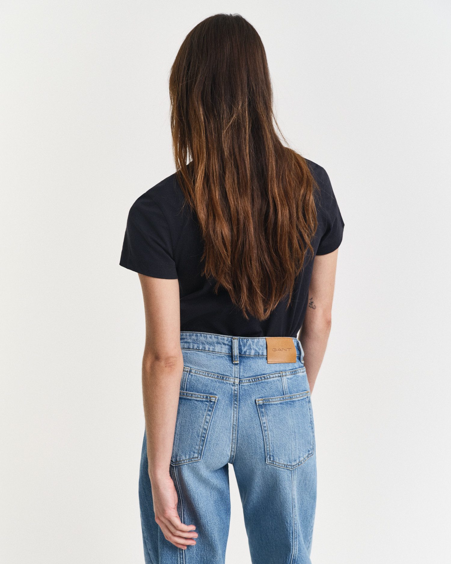 Gant T-shirt REG SHIELD KA T-SHIRT met een klein geborduurd wapenschild op de borst